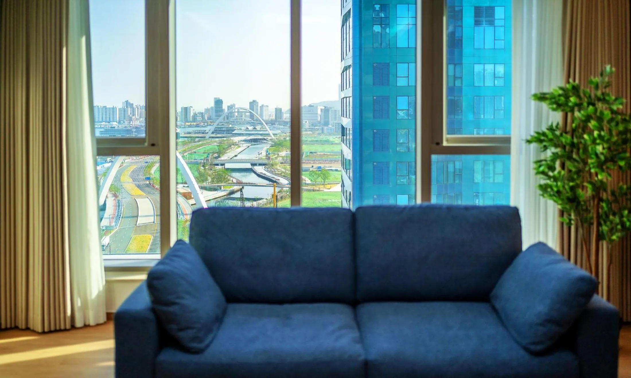 Busan Station BOOKING THE BAY