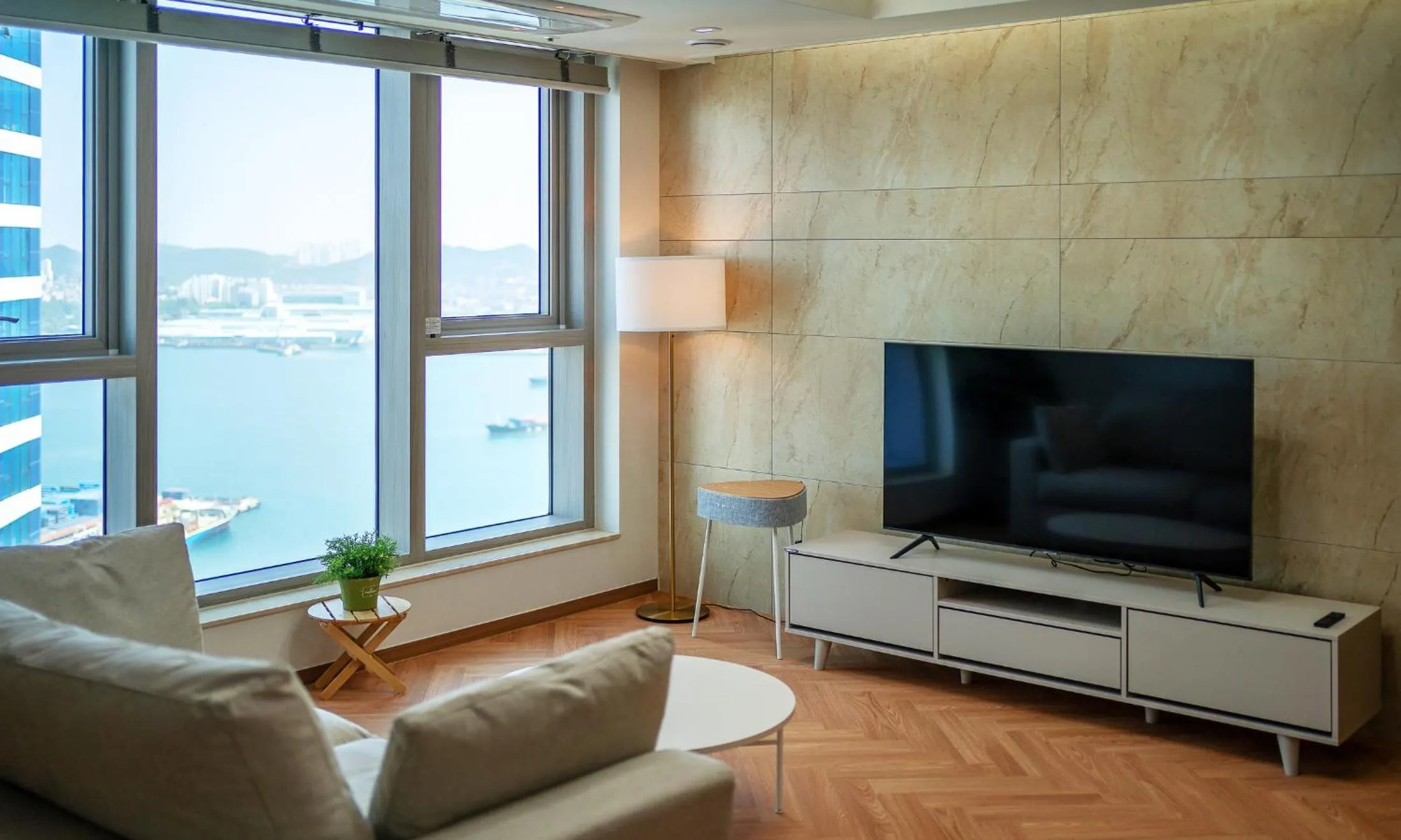 Busan Station BOOKING THE BAY