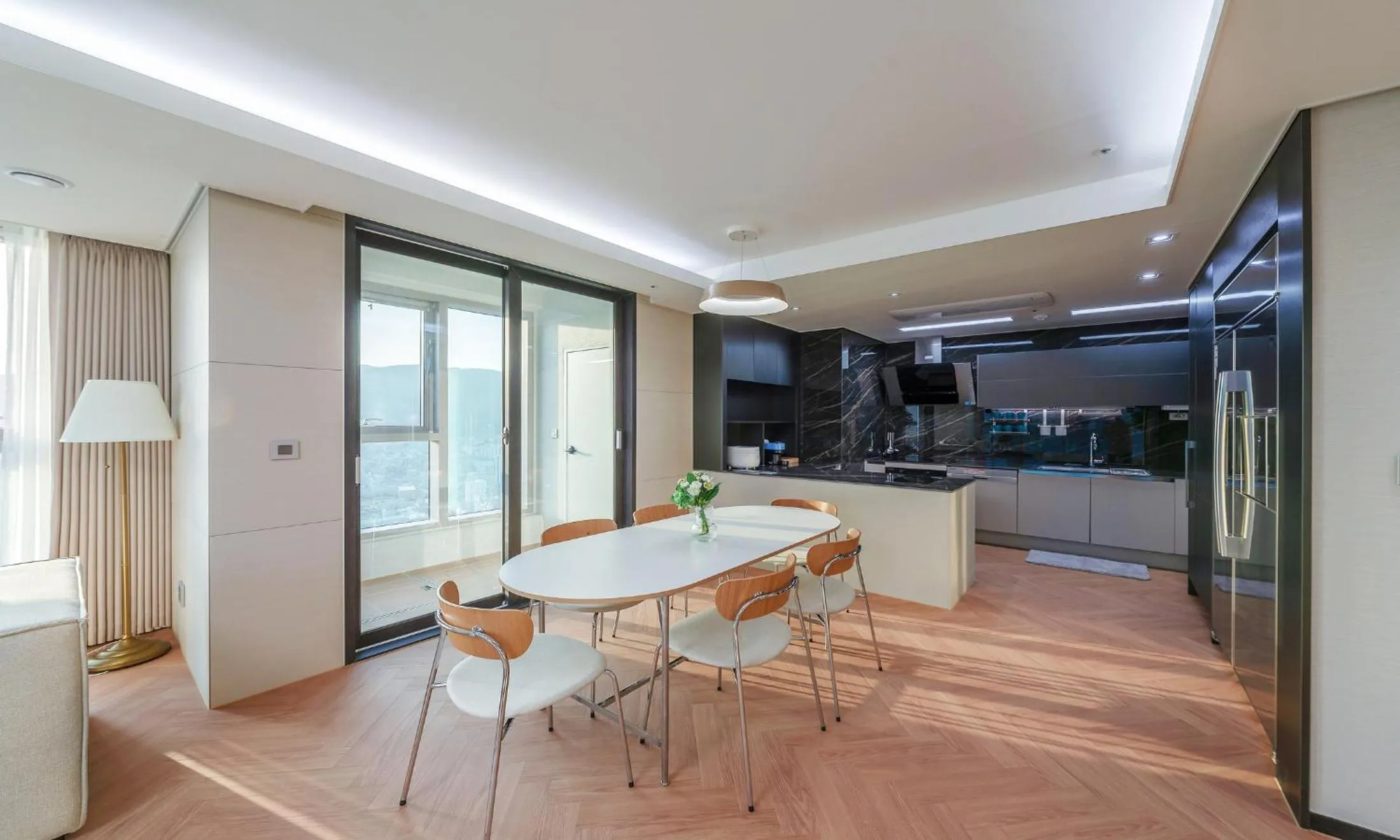 Busan Station BOOKING THE BAY