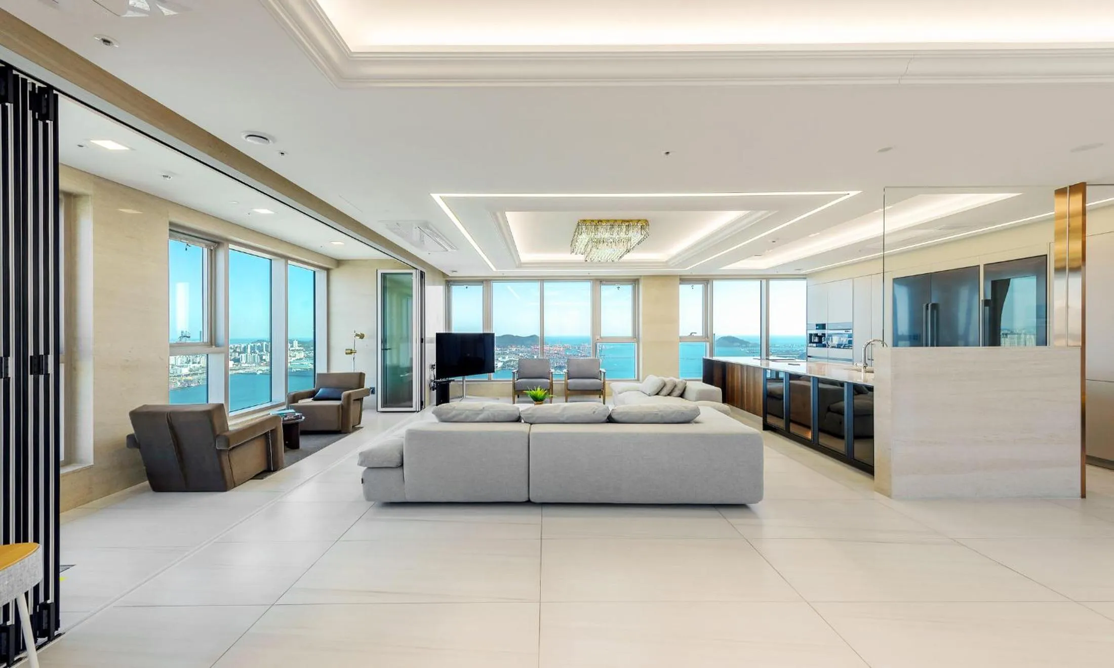 Busan Station BOOKING THE BAY