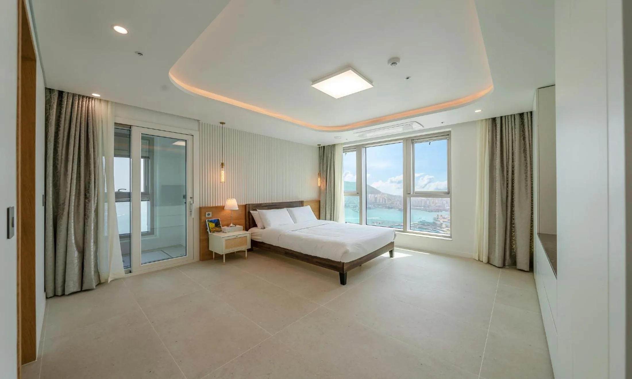 Bed in Busan Station BOOKING THE BAY