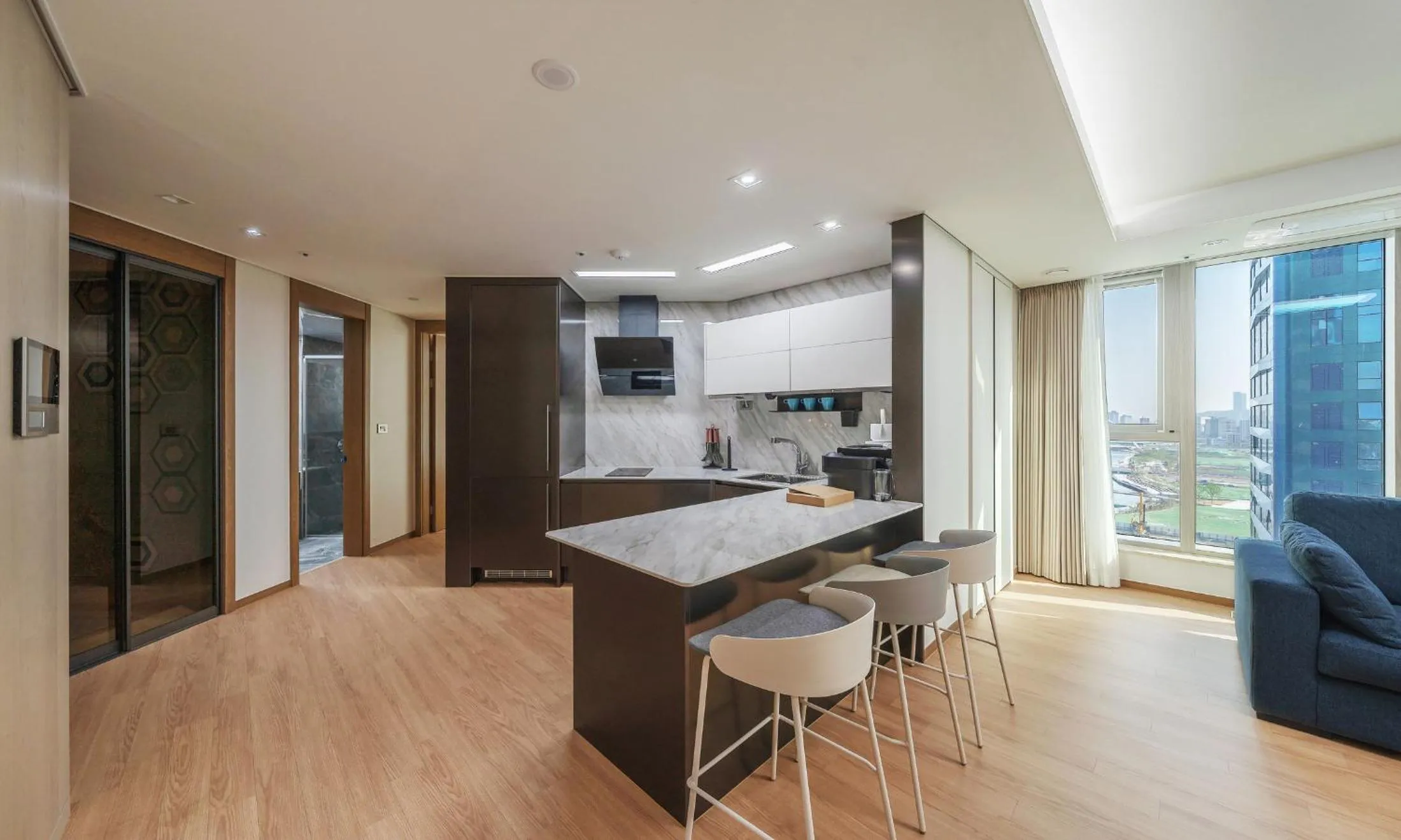 Busan Station BOOKING THE BAY