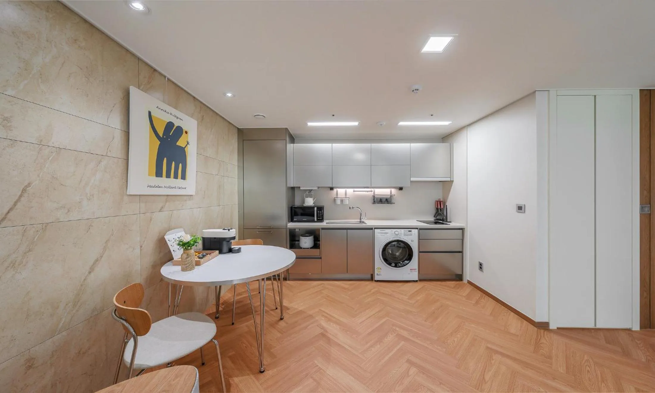 Busan Station BOOKING THE BAY