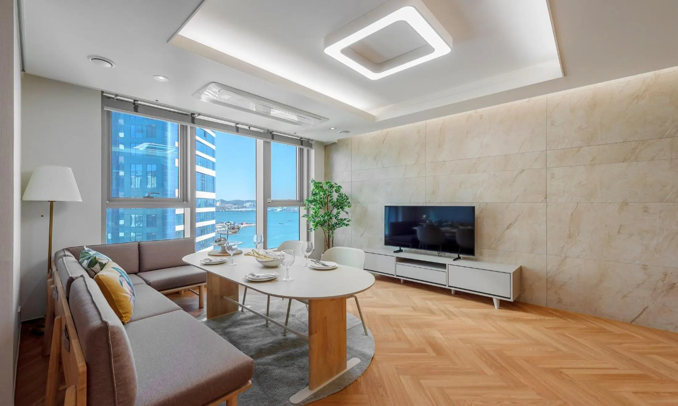 Busan Station BOOKING THE BAY