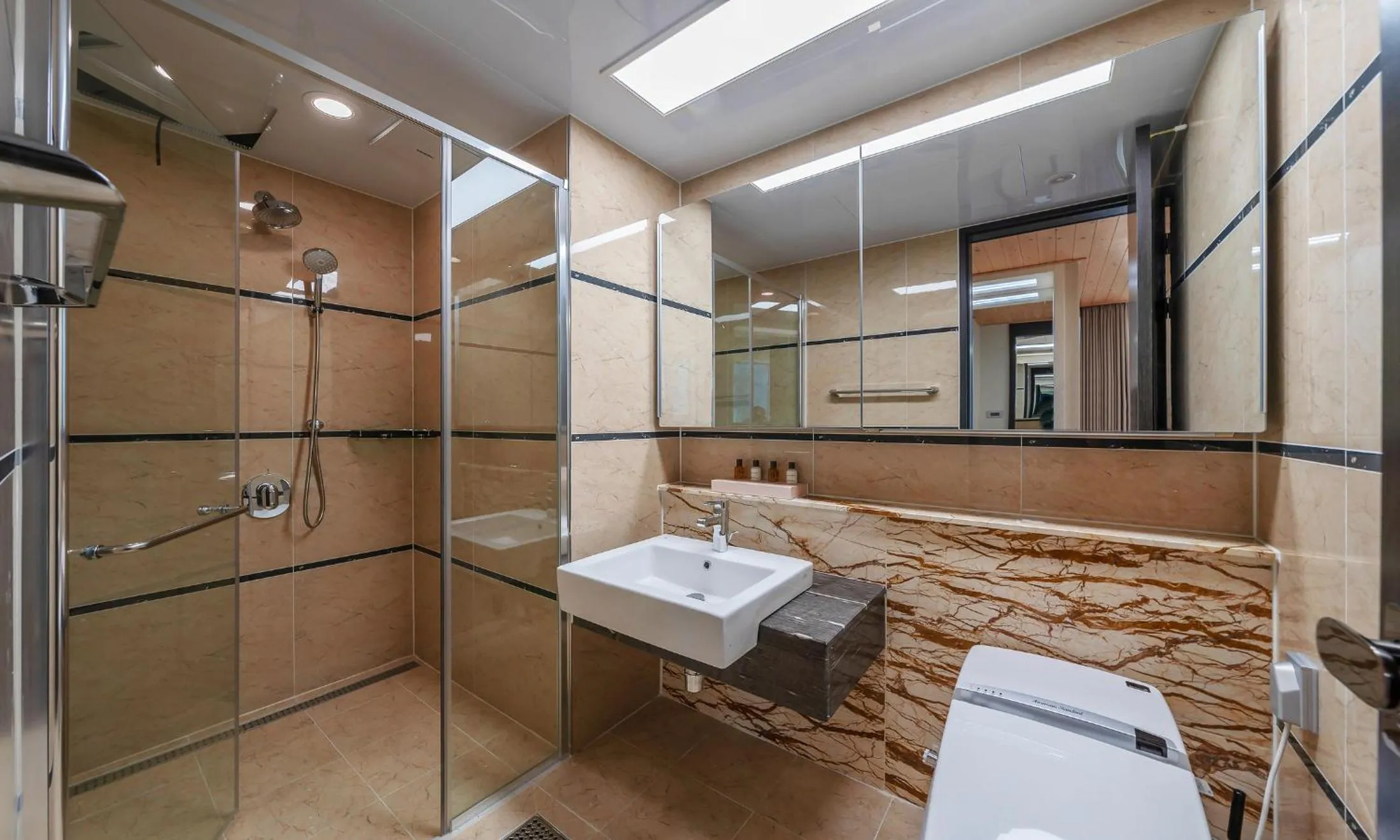 Busan Station BOOKING THE BAY