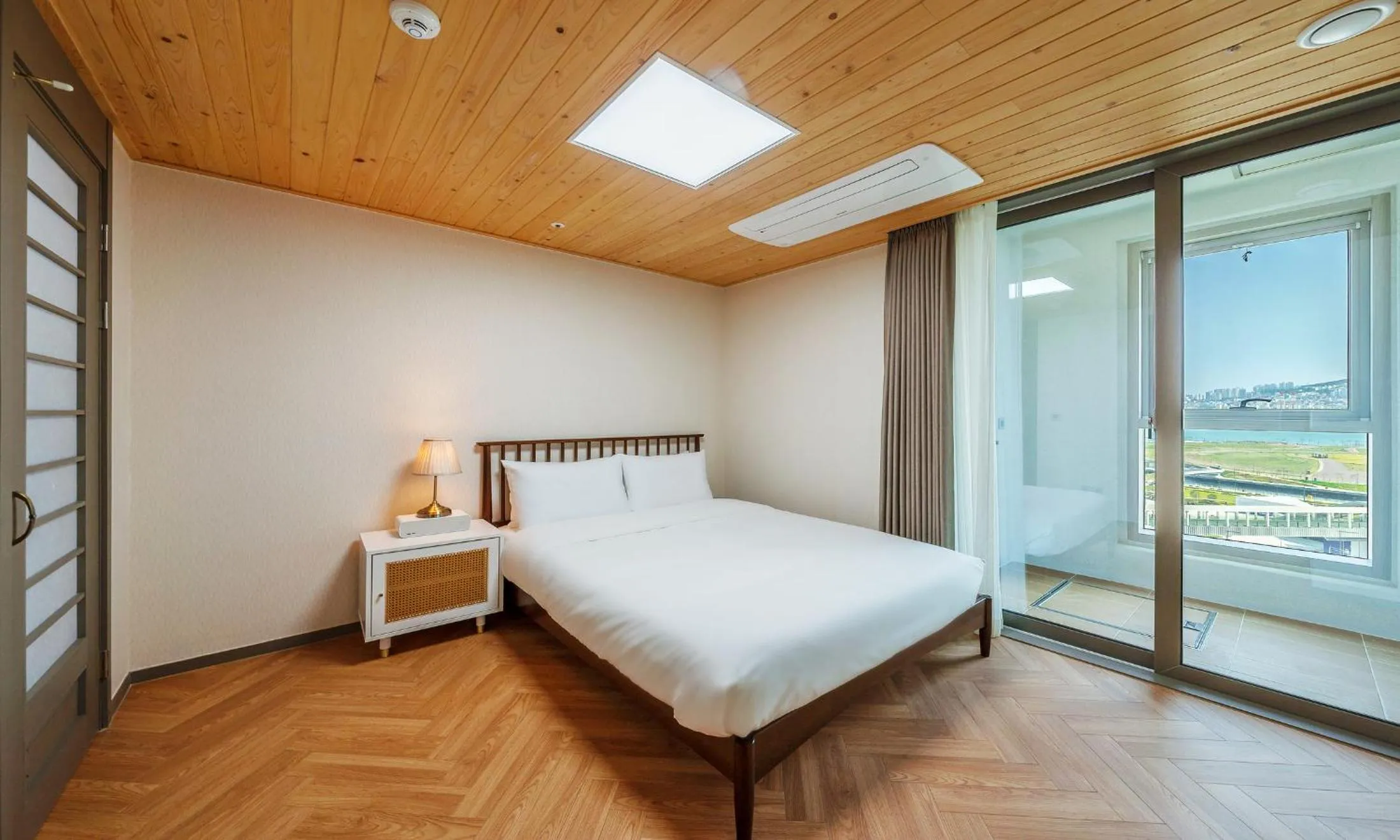 Bed in Busan Station BOOKING THE BAY