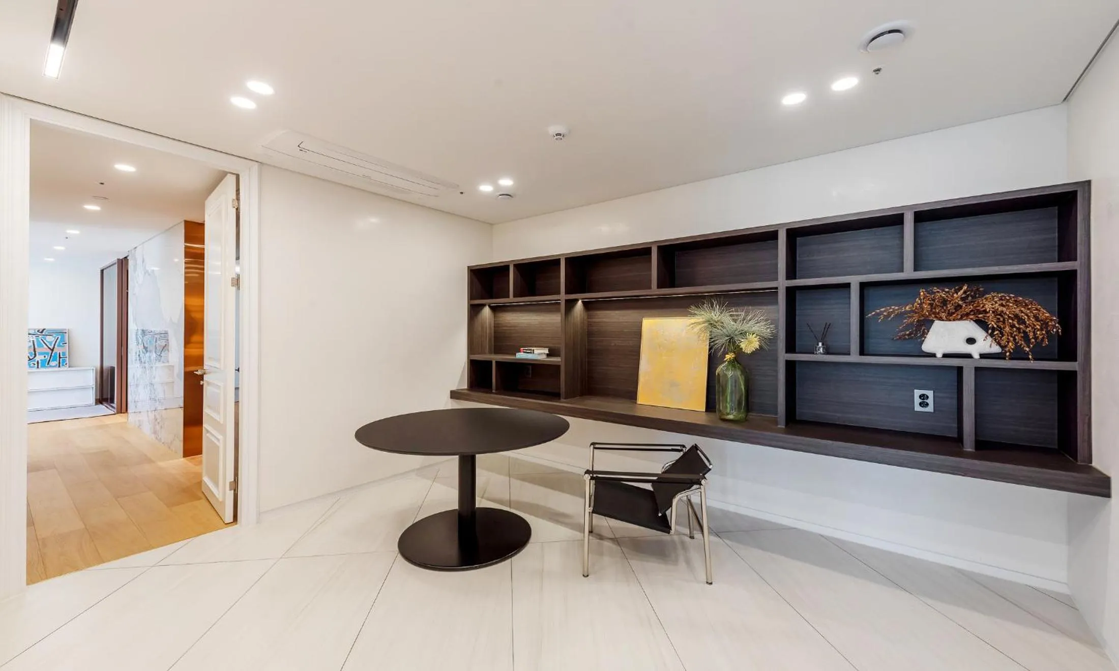 Busan Station BOOKING THE BAY