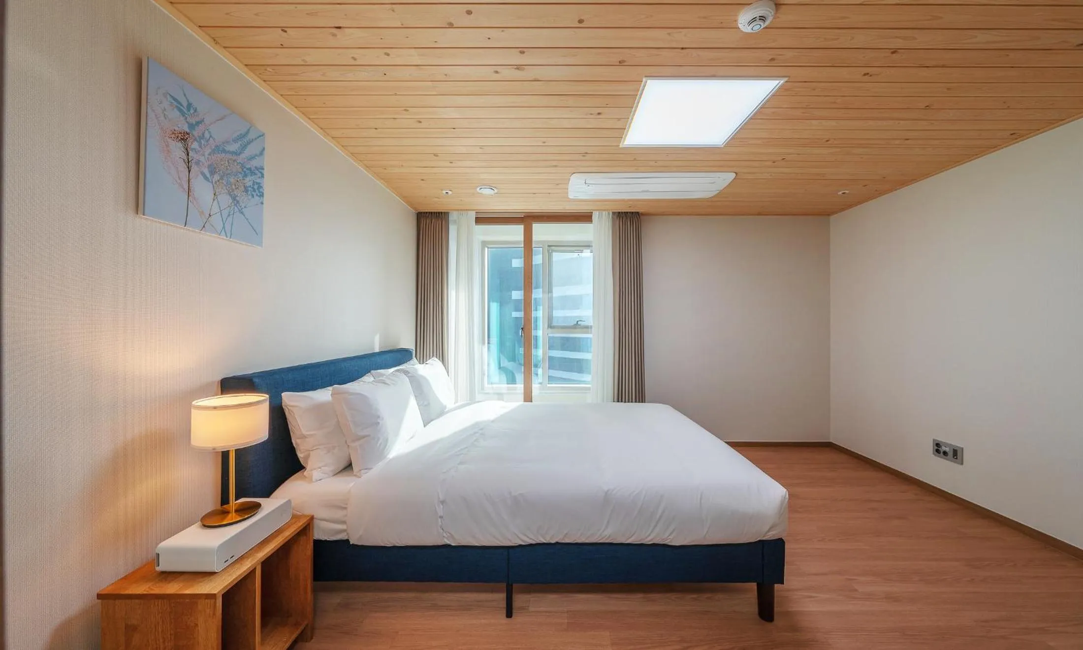 Bed in Busan Station BOOKING THE BAY