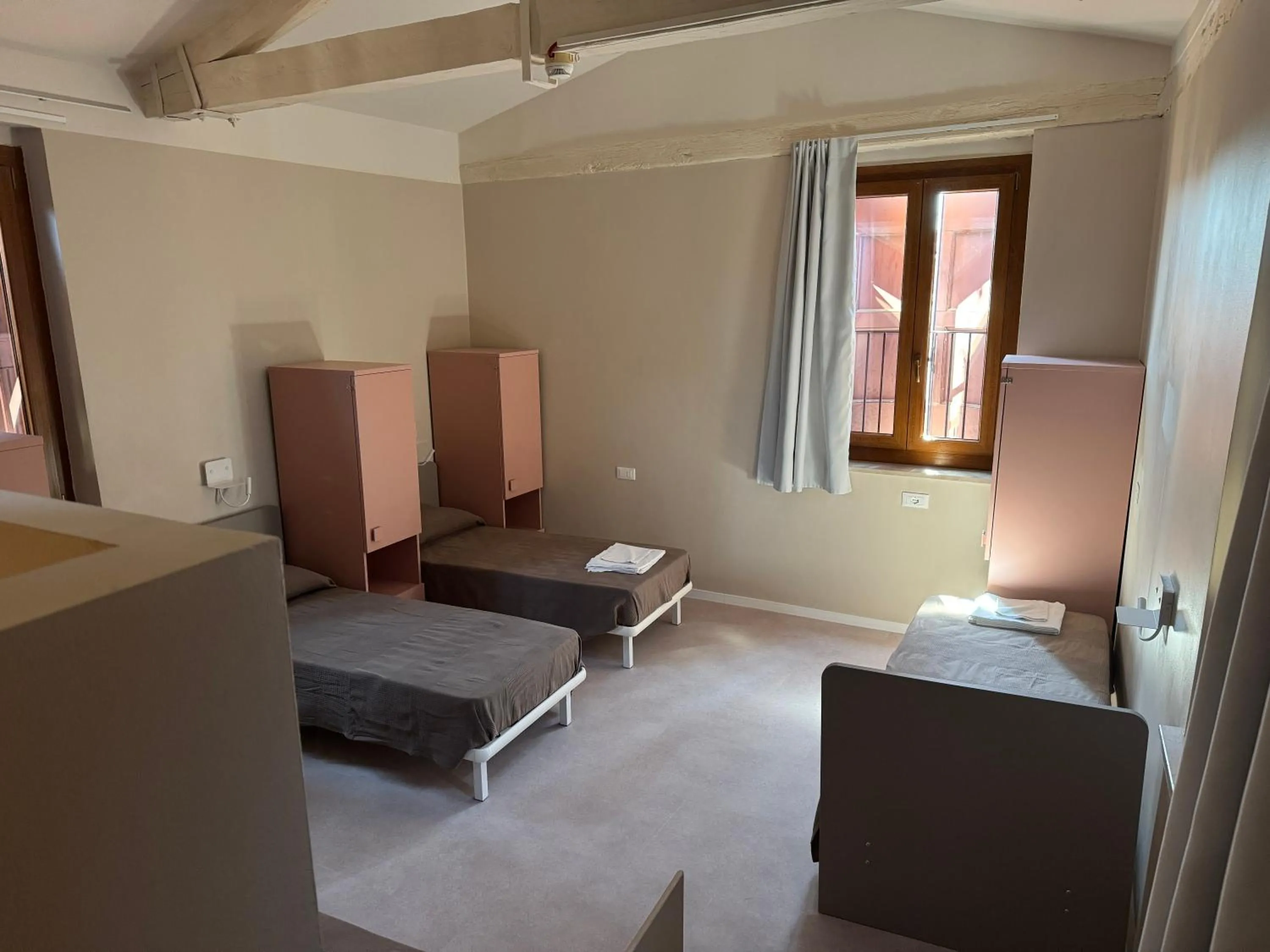 Protezione della Giovane - female hostel