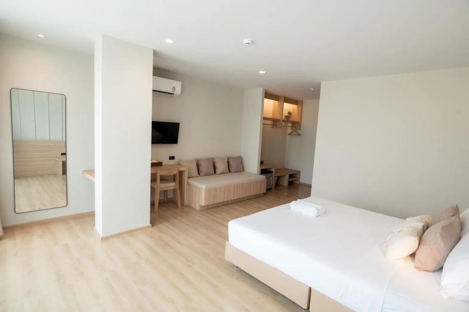 Bedroom, Bed in Pillows boutique hotel