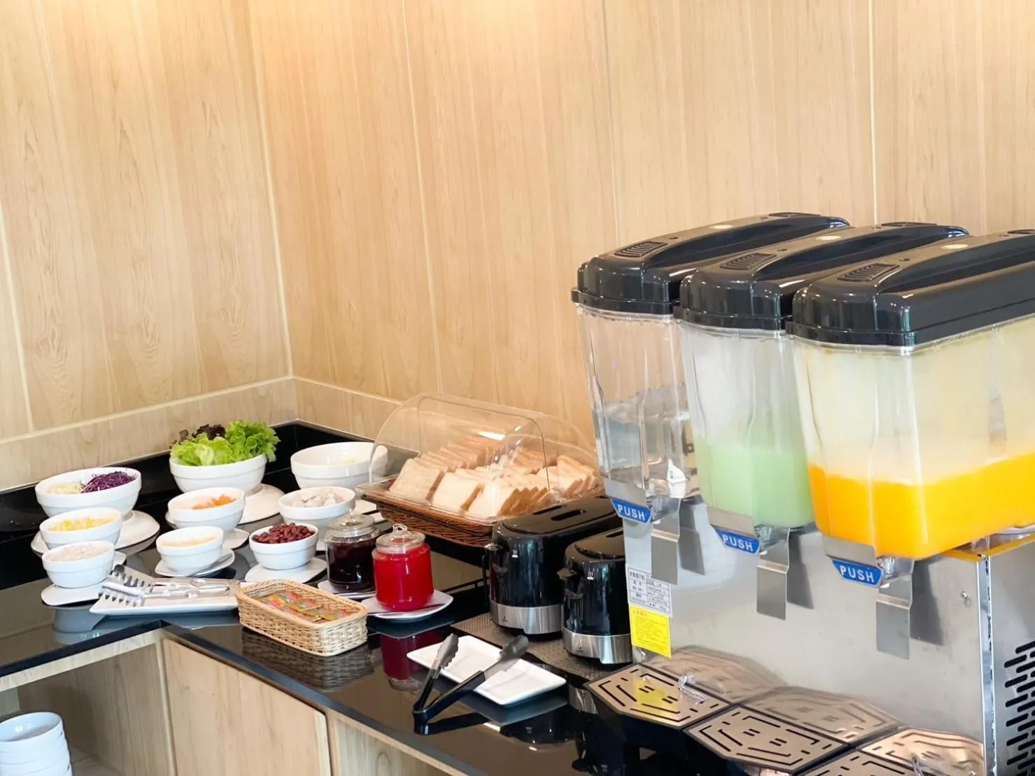 Breakfast in Pillows boutique hotel