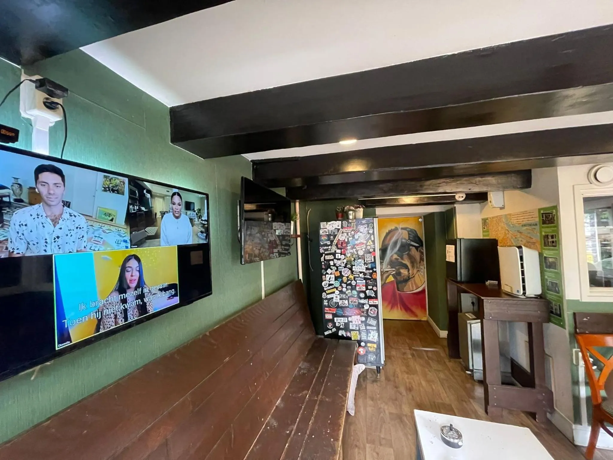 Communal lounge/ TV room in International Budget Hostel City Center