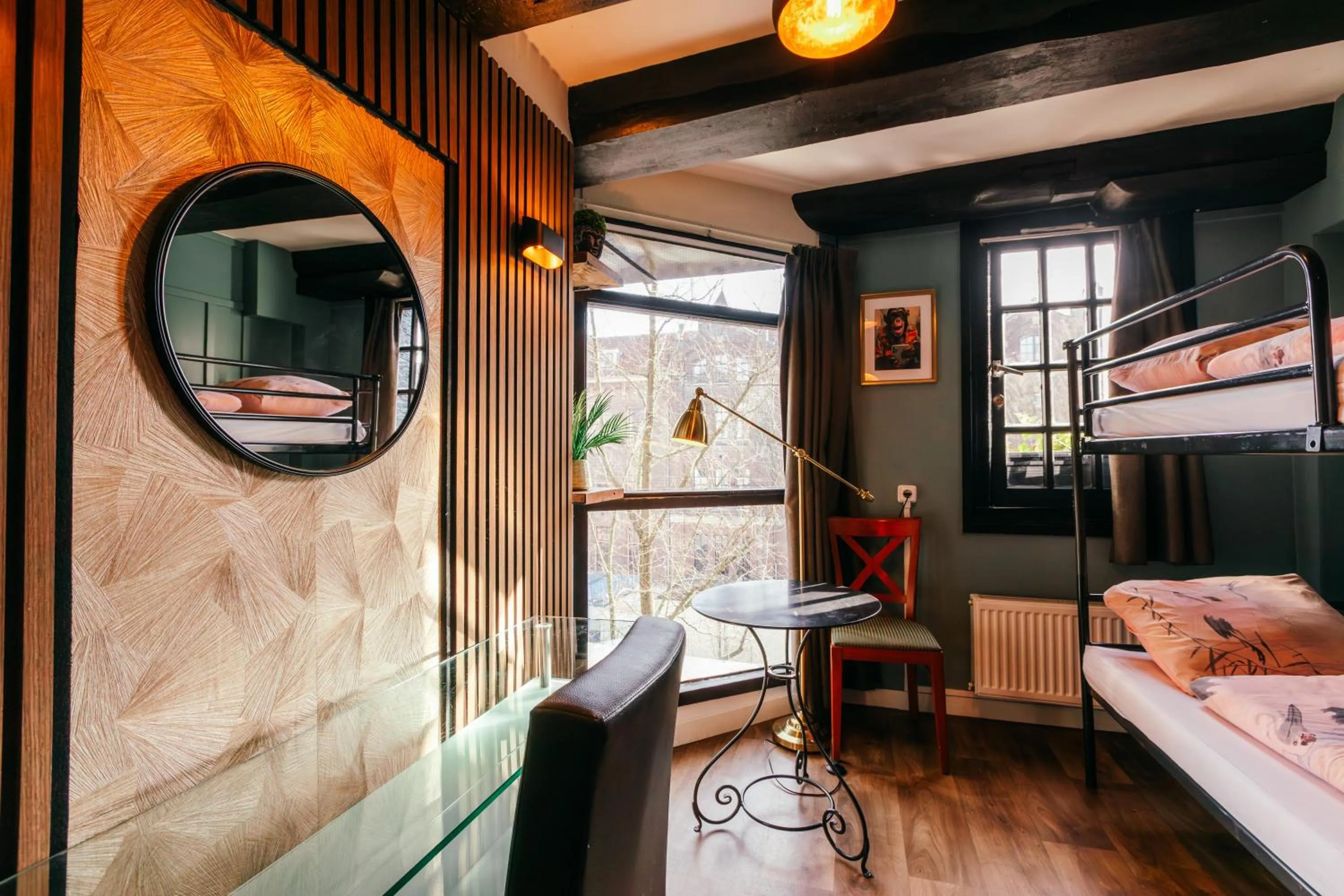 Bed in Amsterdam Downtown Hotel Canal View