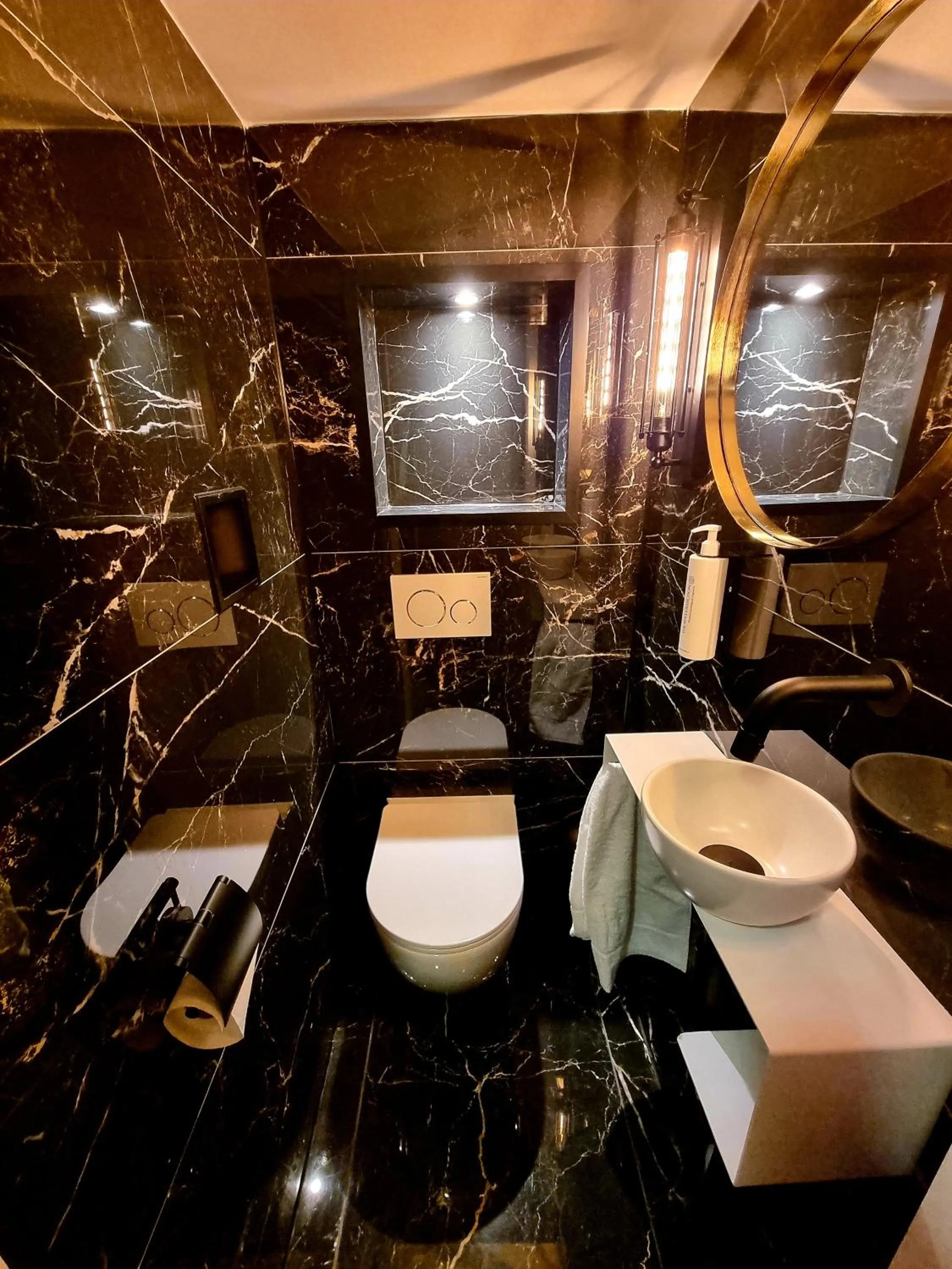 Toilet in International Budget Hostel City Center