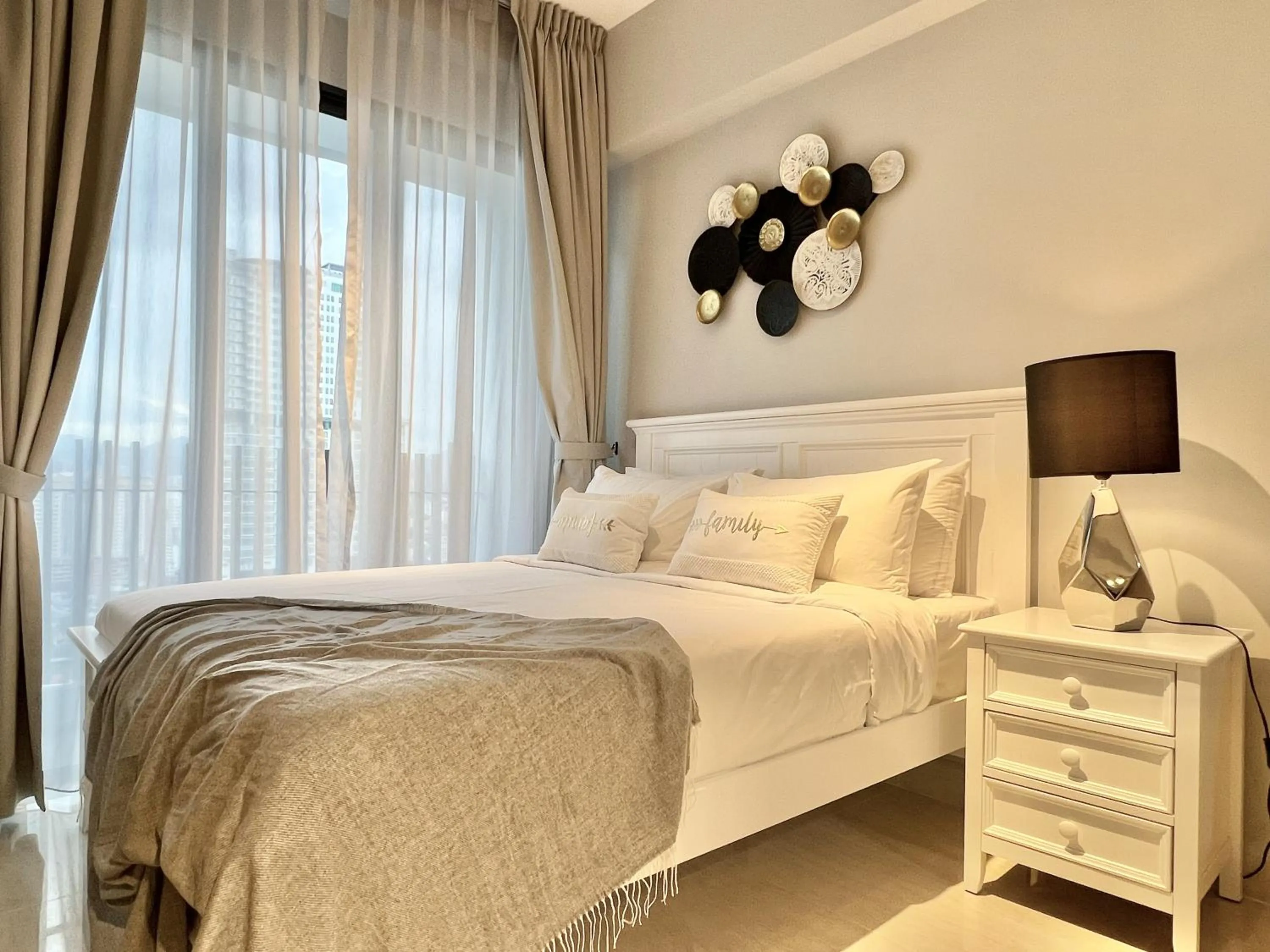 Bed in LUXE Infinitum KLCC by WSD