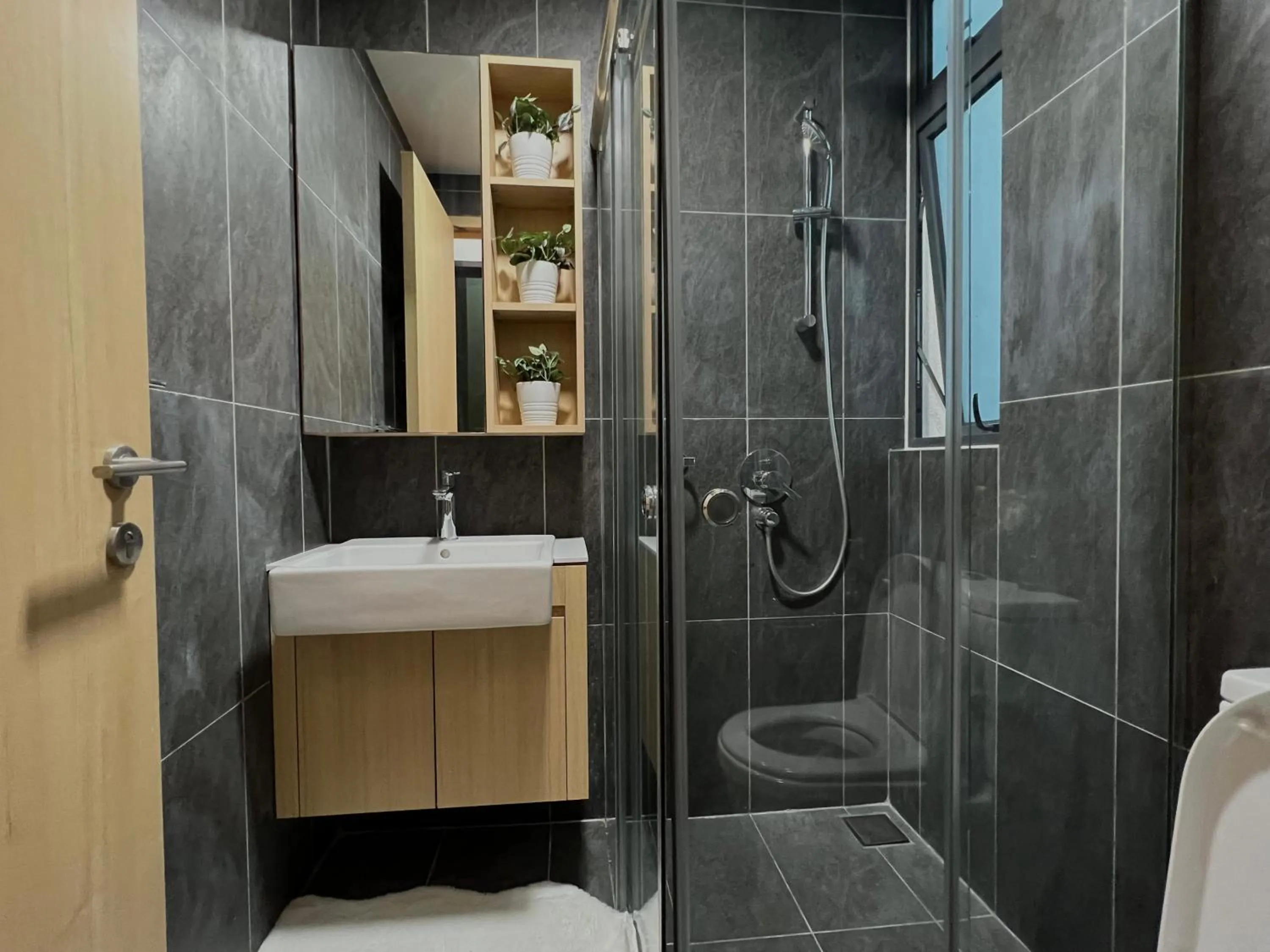 Shower in LUXE Infinitum KLCC by WSD