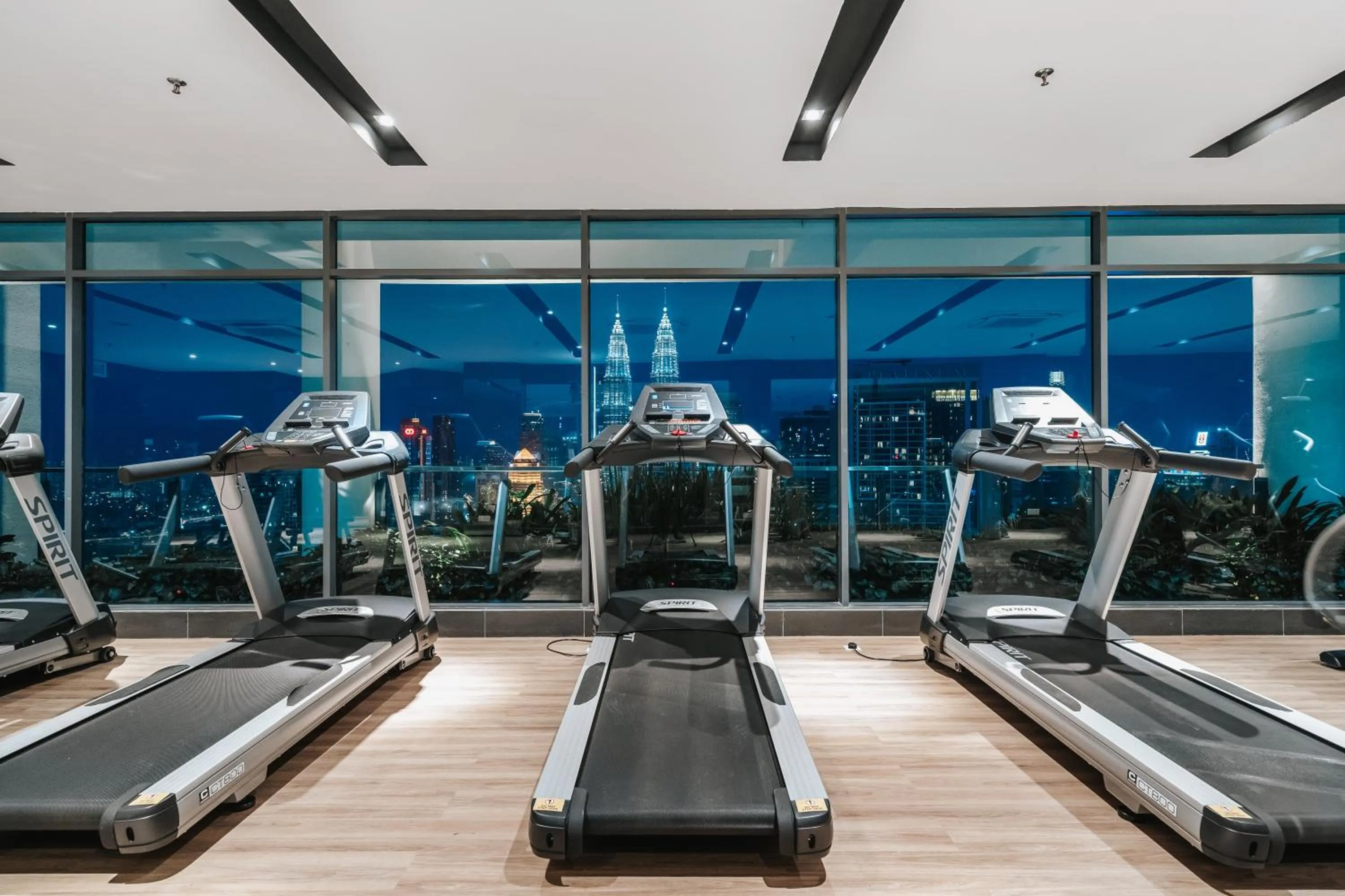 Fitness centre/facilities in LUXE Infinitum KLCC by WSD