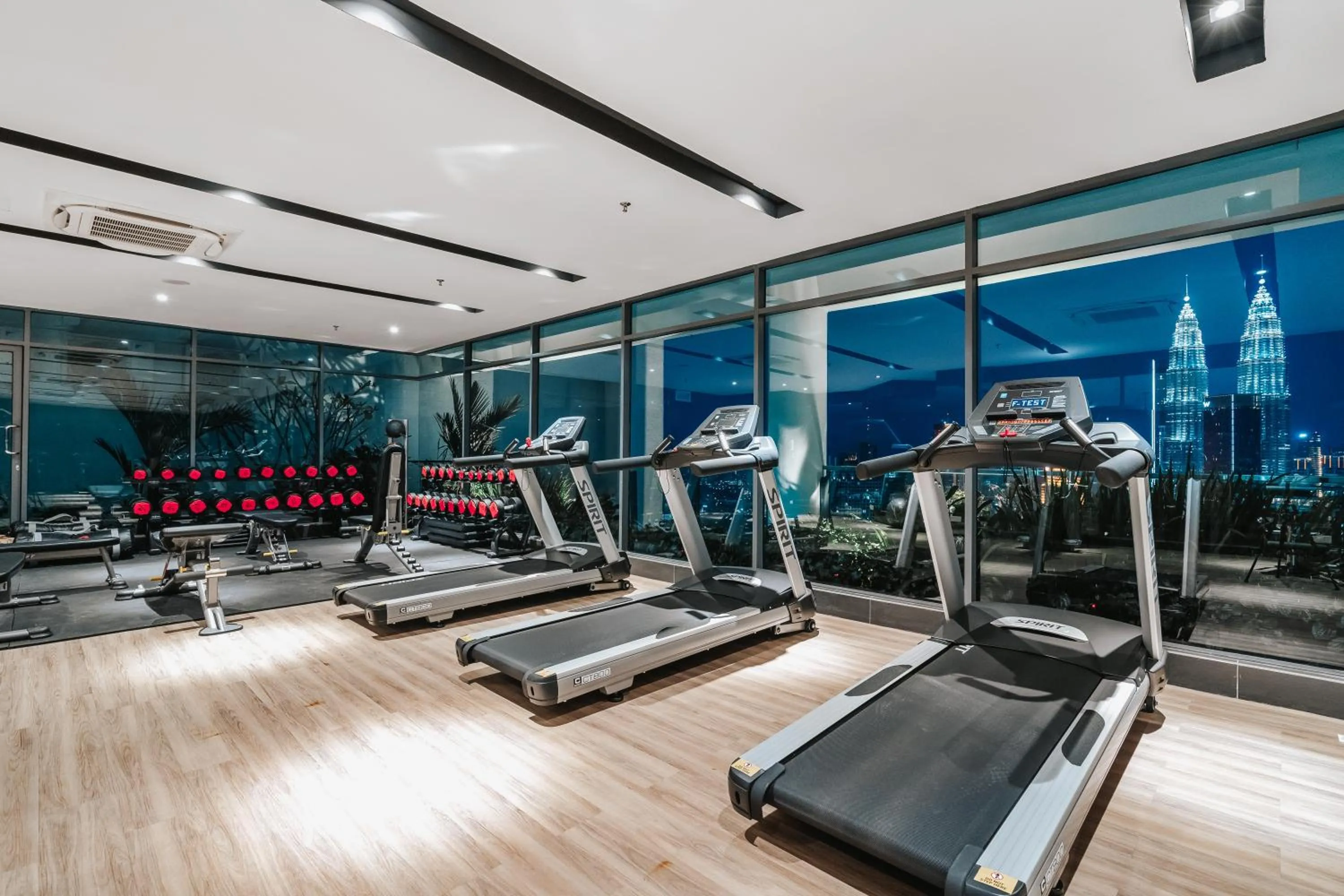 Fitness centre/facilities in LUXE Infinitum KLCC by WSD