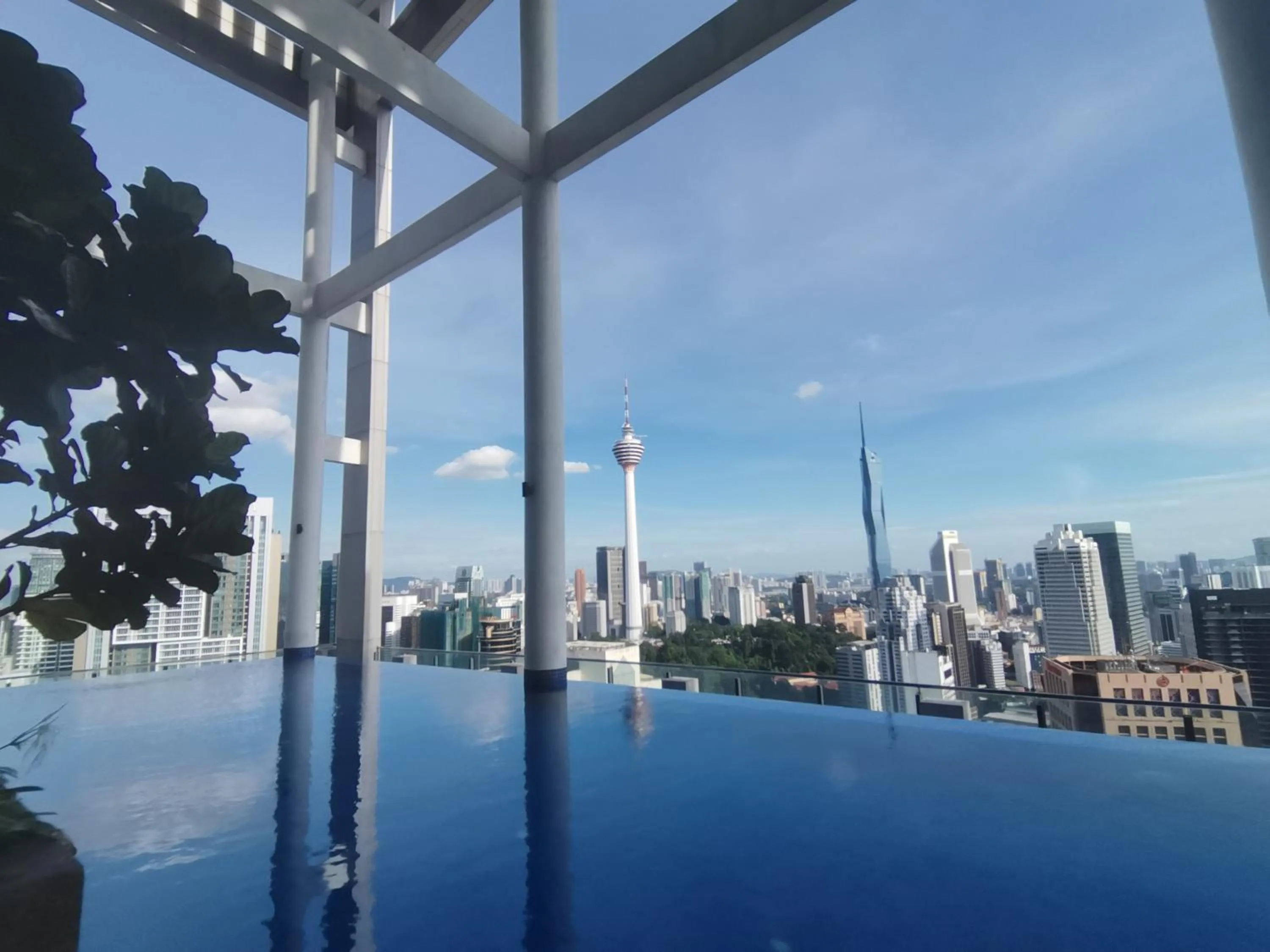 Swimming pool in LUXE Infinitum KLCC by WSD