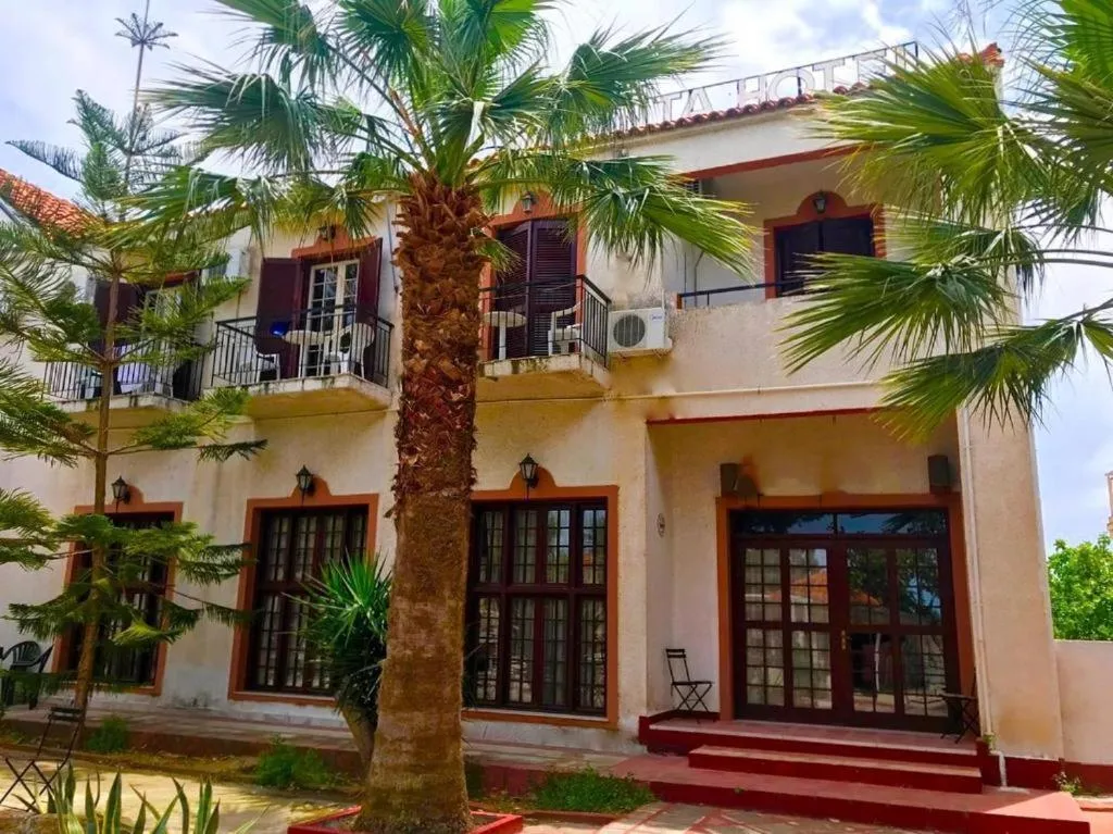 Miranta Hotel - Apartments & Studios