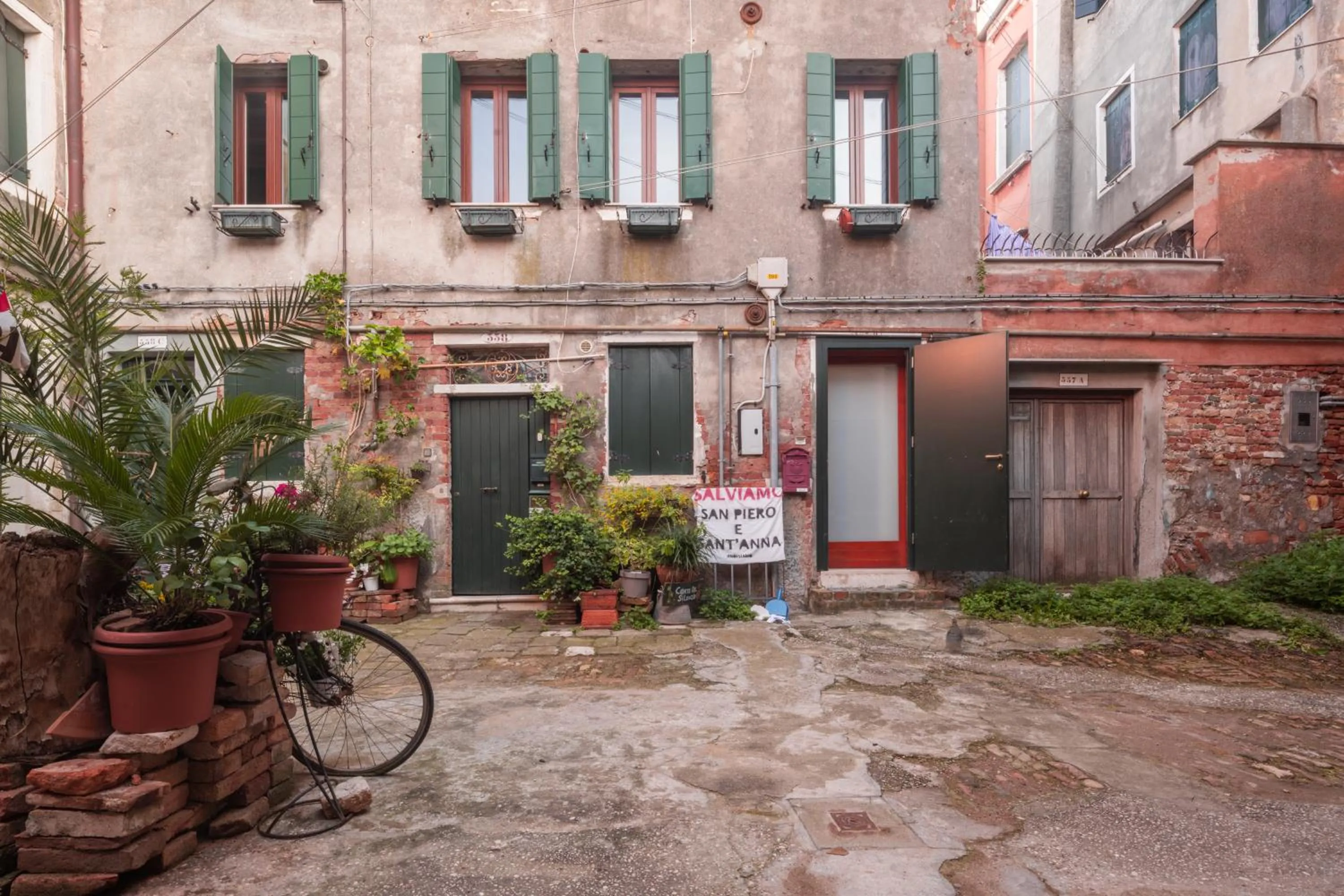 Property building in San Pietro Cozy Studio R&R