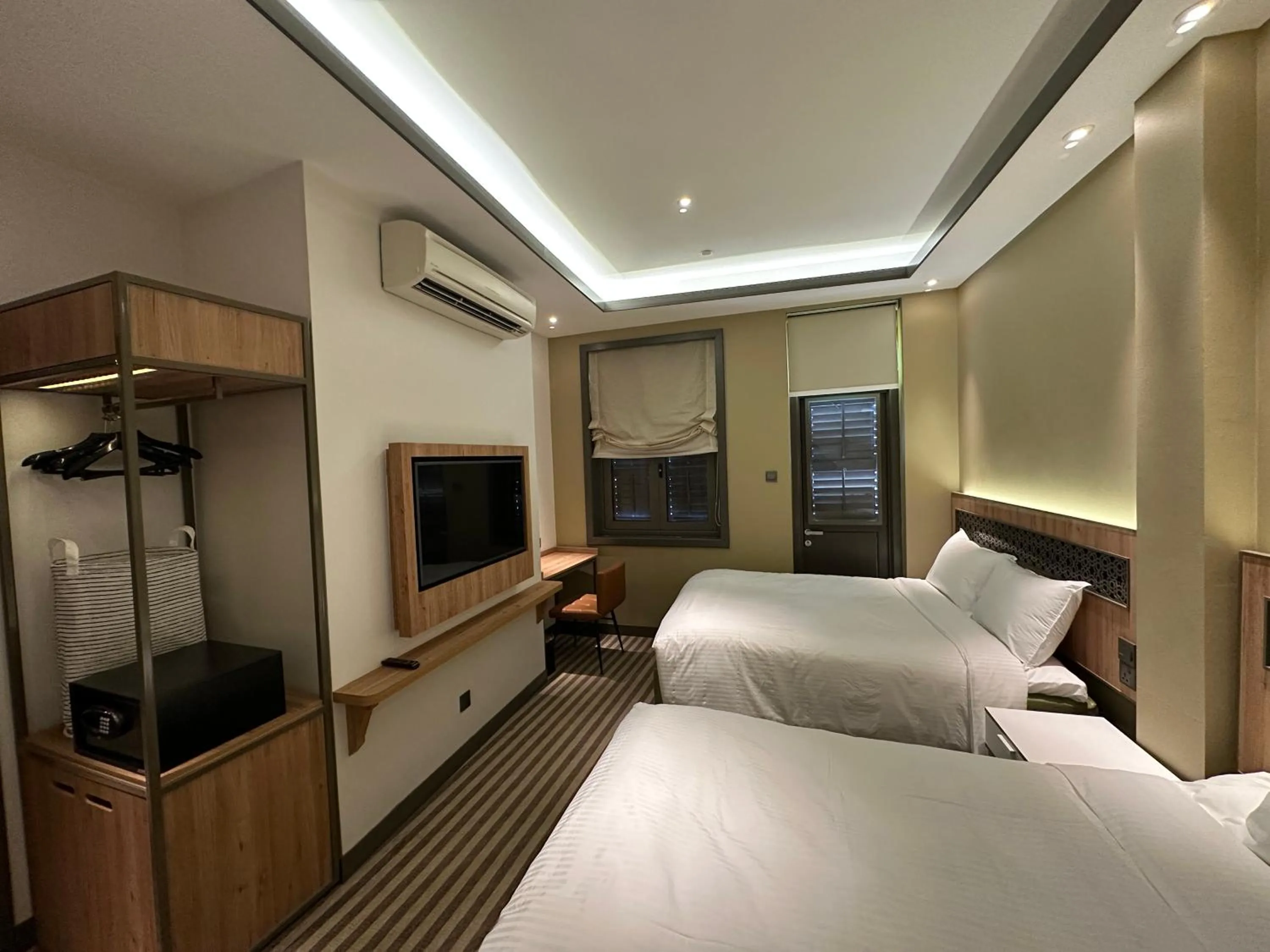 Bedroom, Bed in Dash Living Rochor