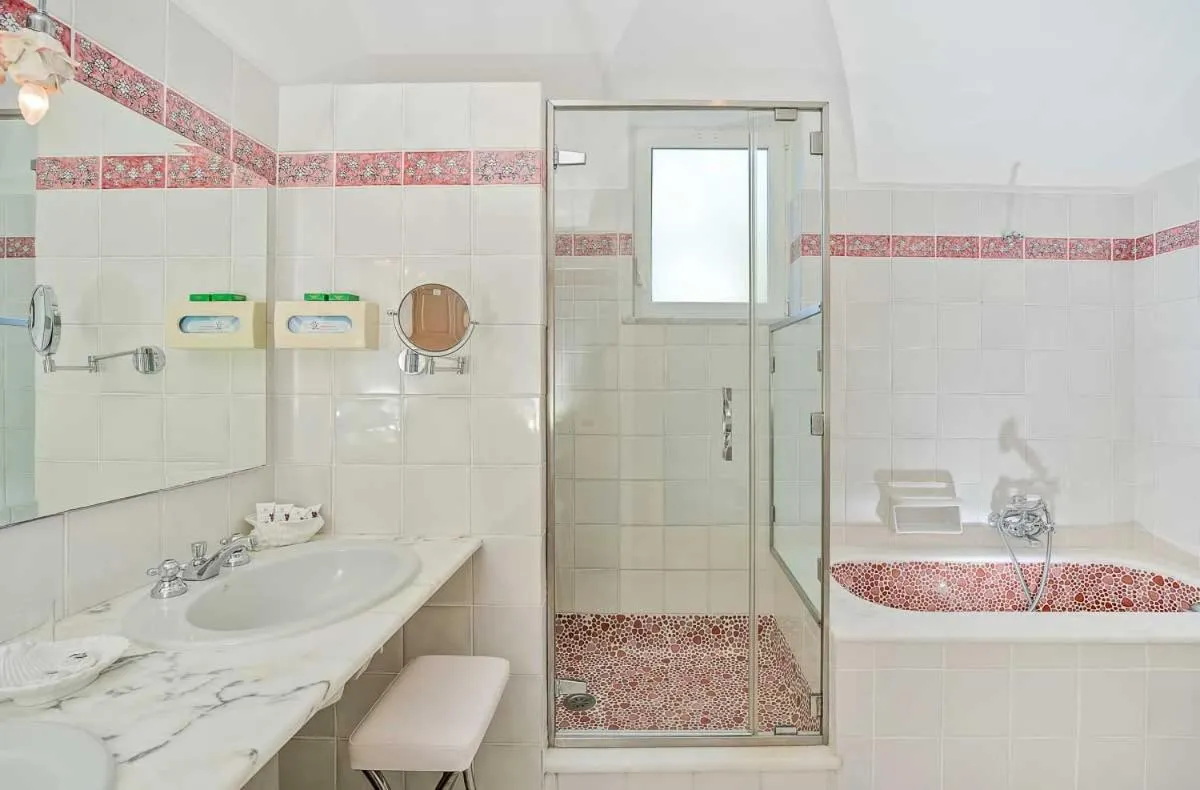 Bathroom in Hotel Villa Brunella