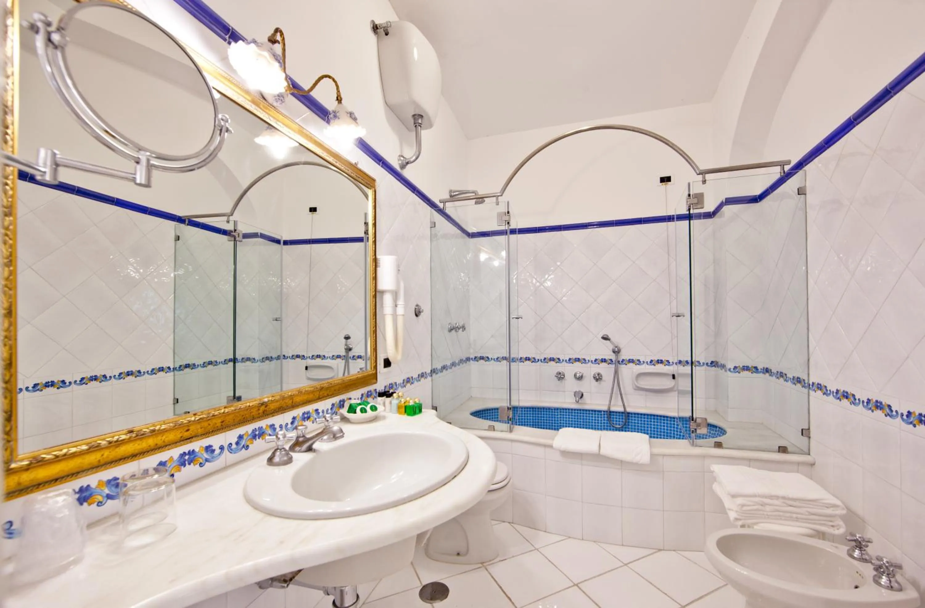 Bathroom in Hotel Villa Brunella