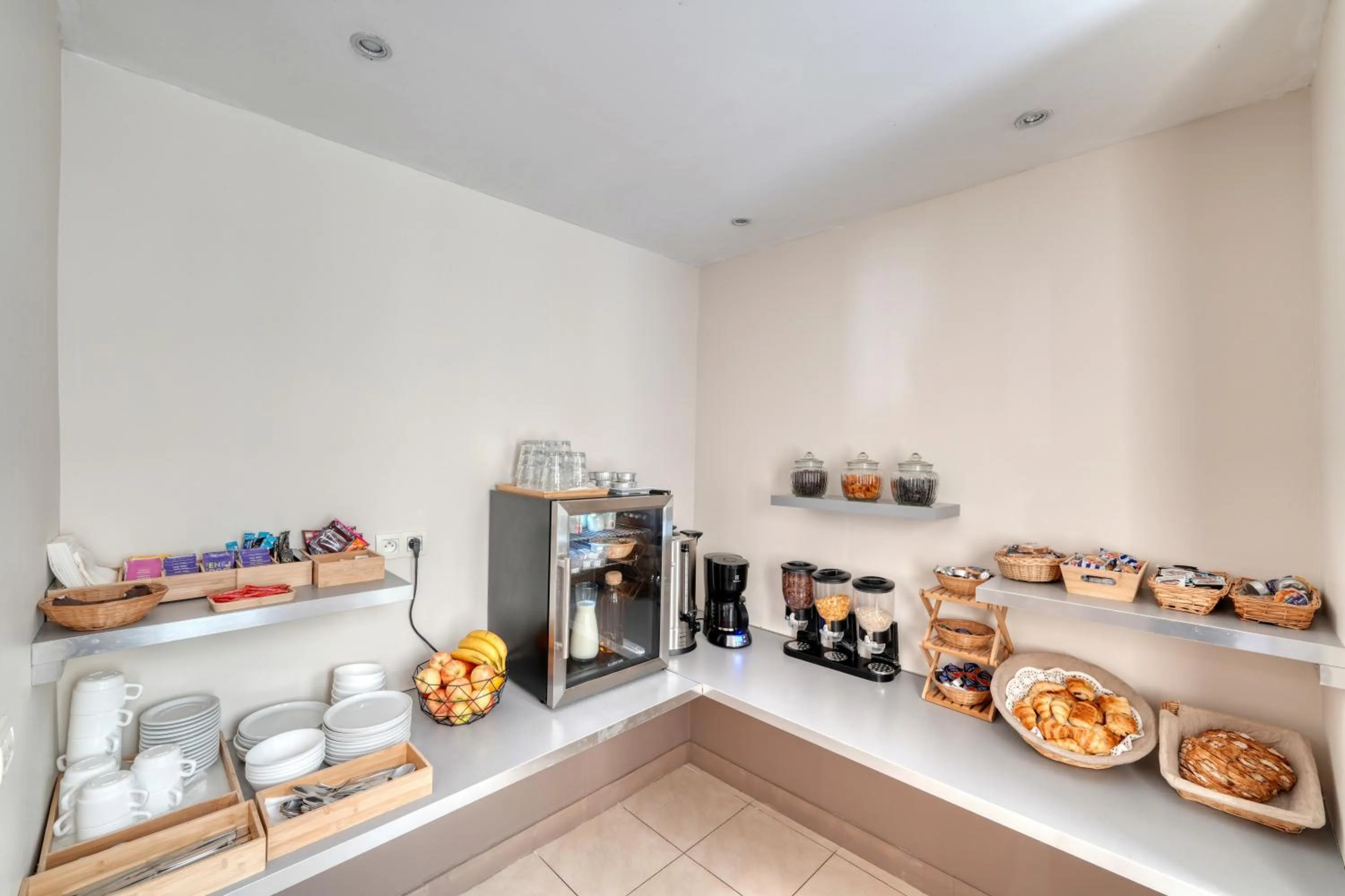 Breakfast in Hotel Phenix Paris