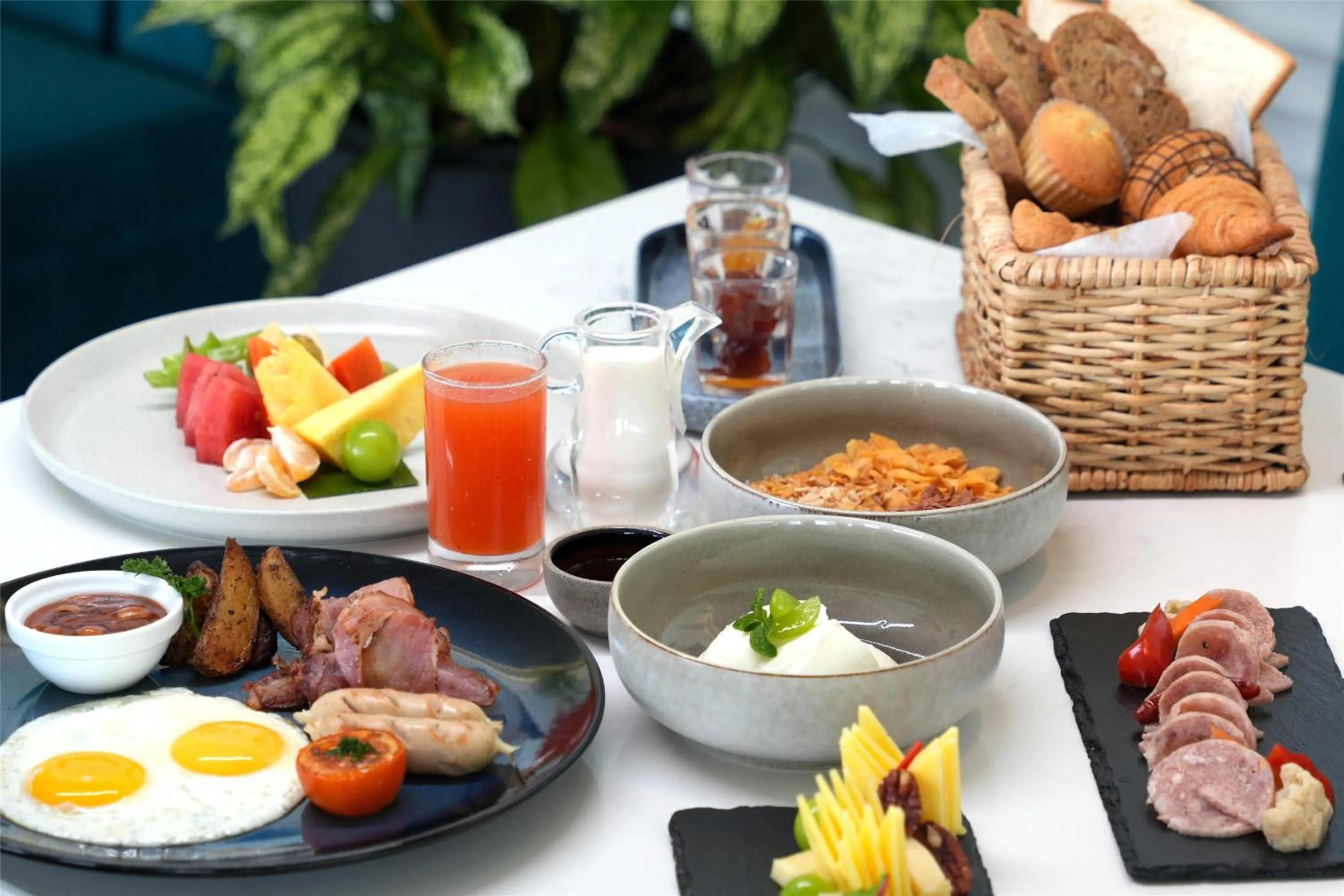 Breakfast in Radisson Hotel Colombo