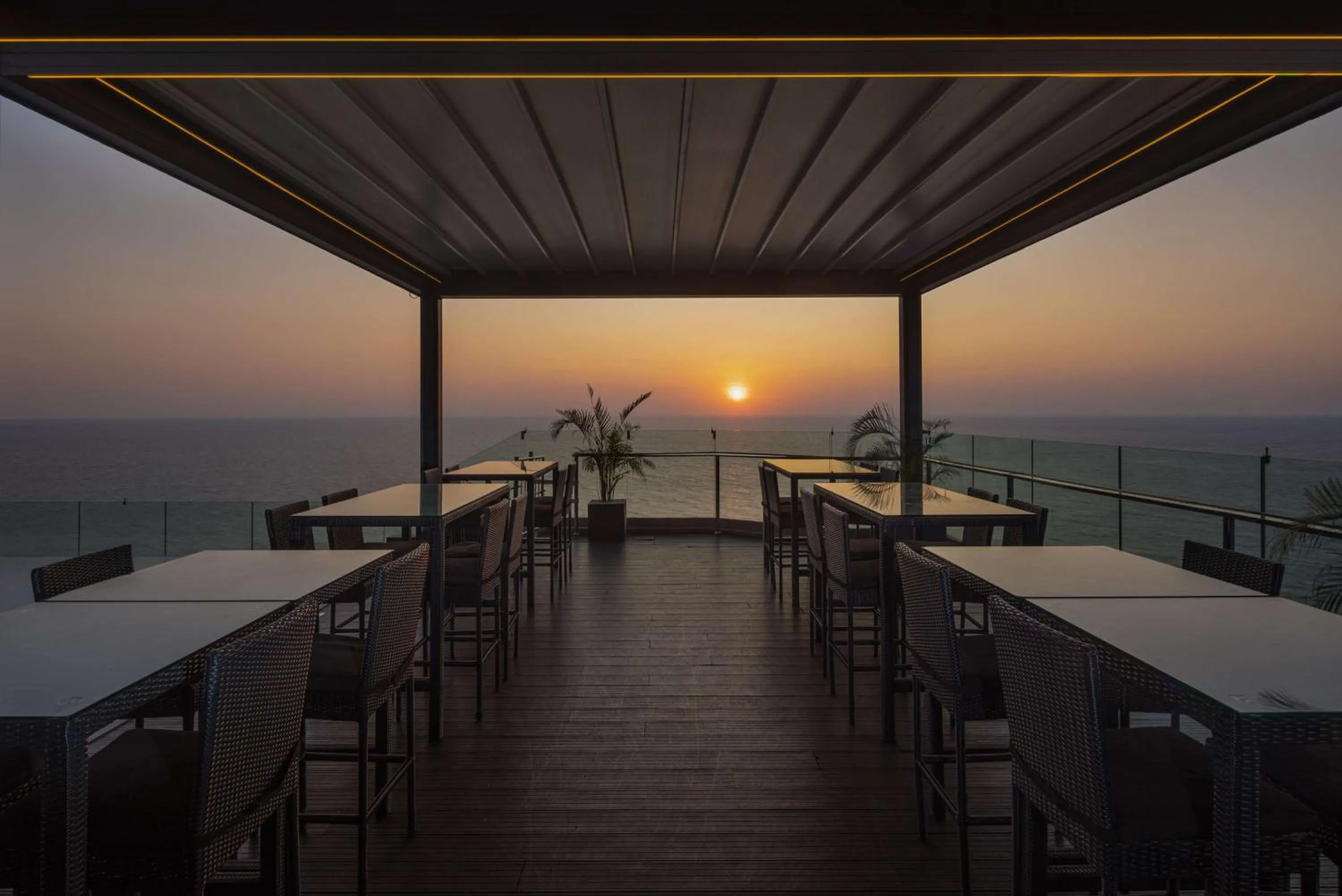 Lounge or bar in Radisson Hotel Colombo