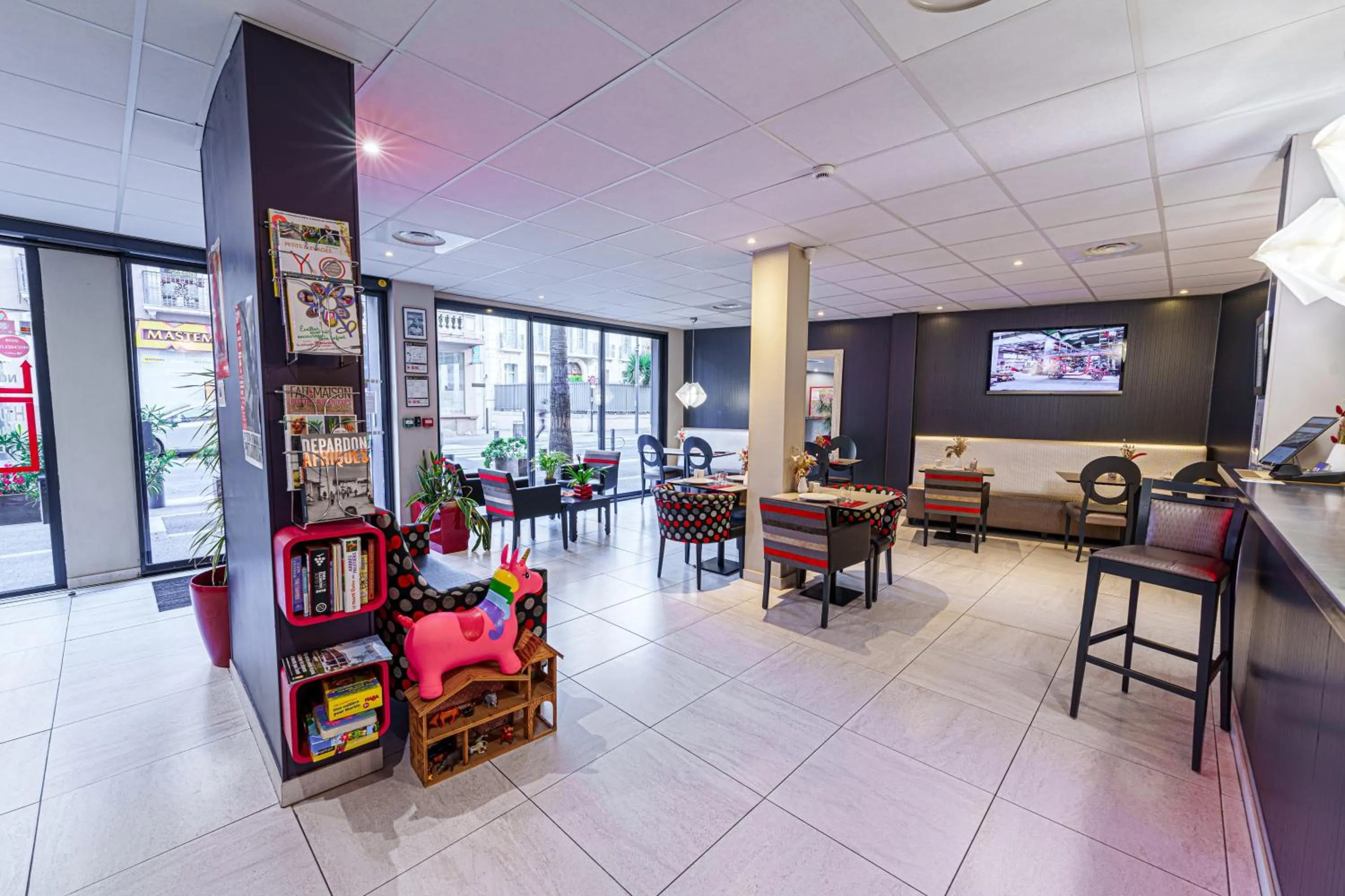 Game Room in Nyx Hôtel Indépendant Perpignan Centre Gare