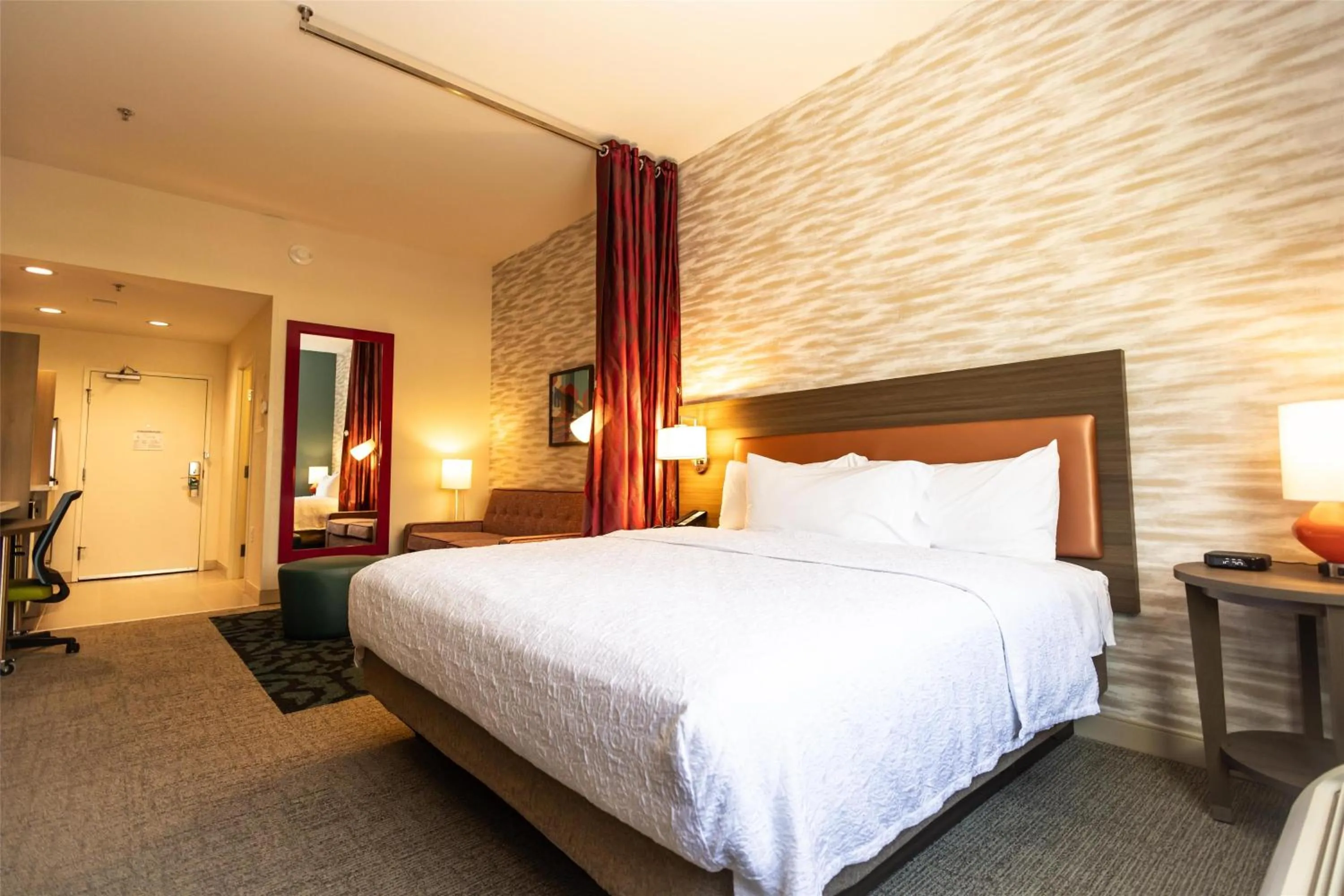 Bed in Home2 Suites By Hilton Hammond, La