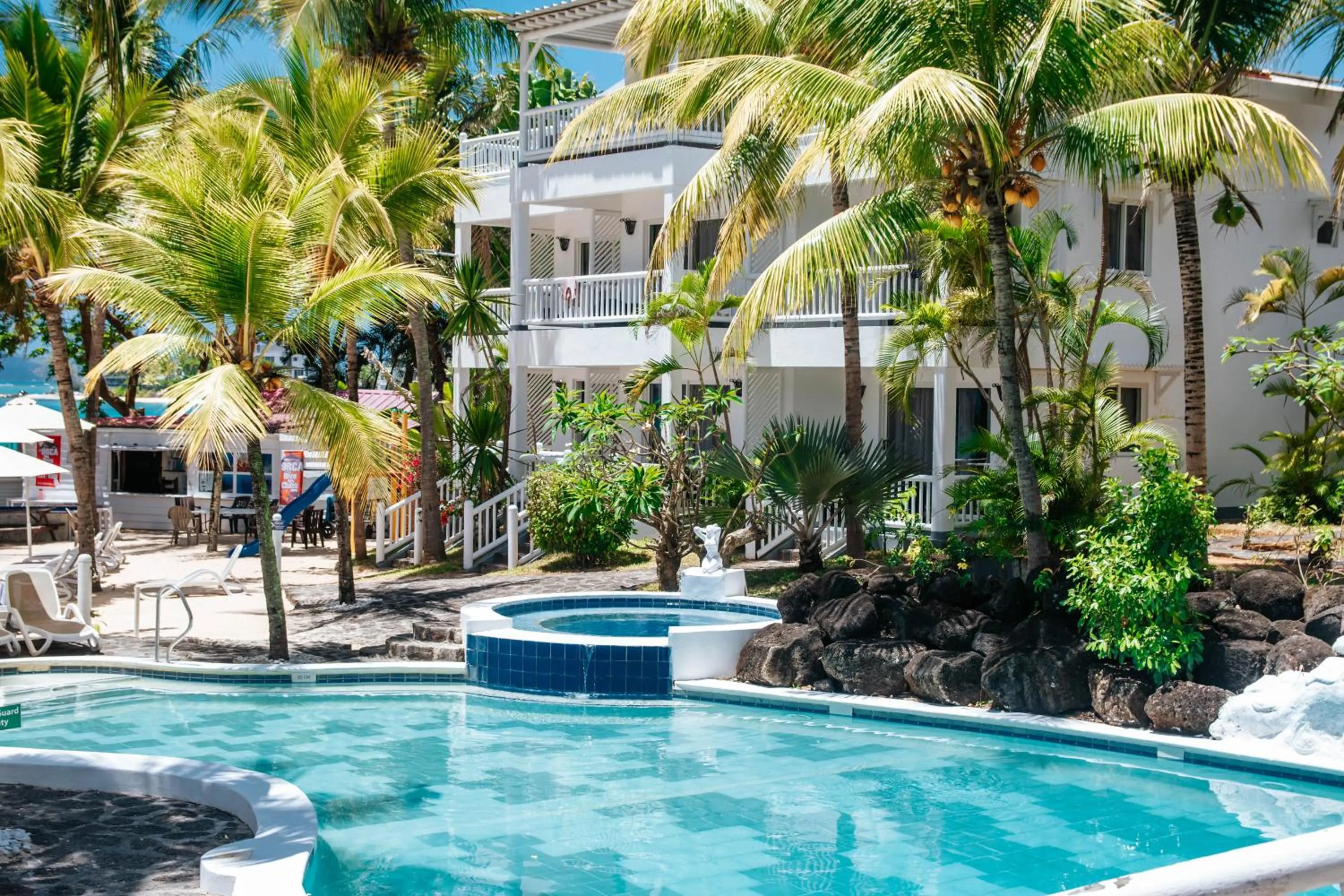 Swimming pool in Hibiscus Boutique Hotel