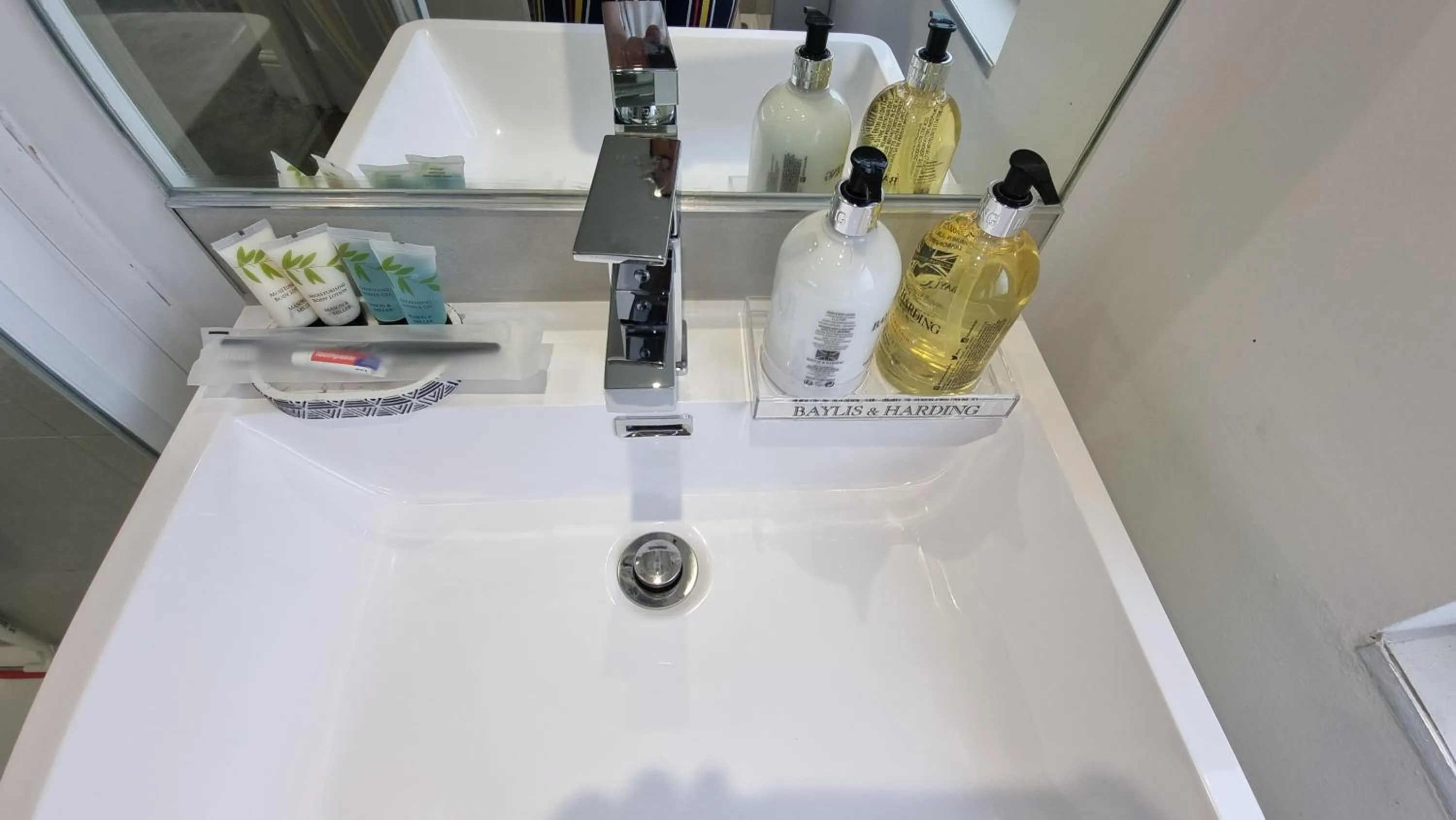 Bathroom in Stylish Suites with kitchenette