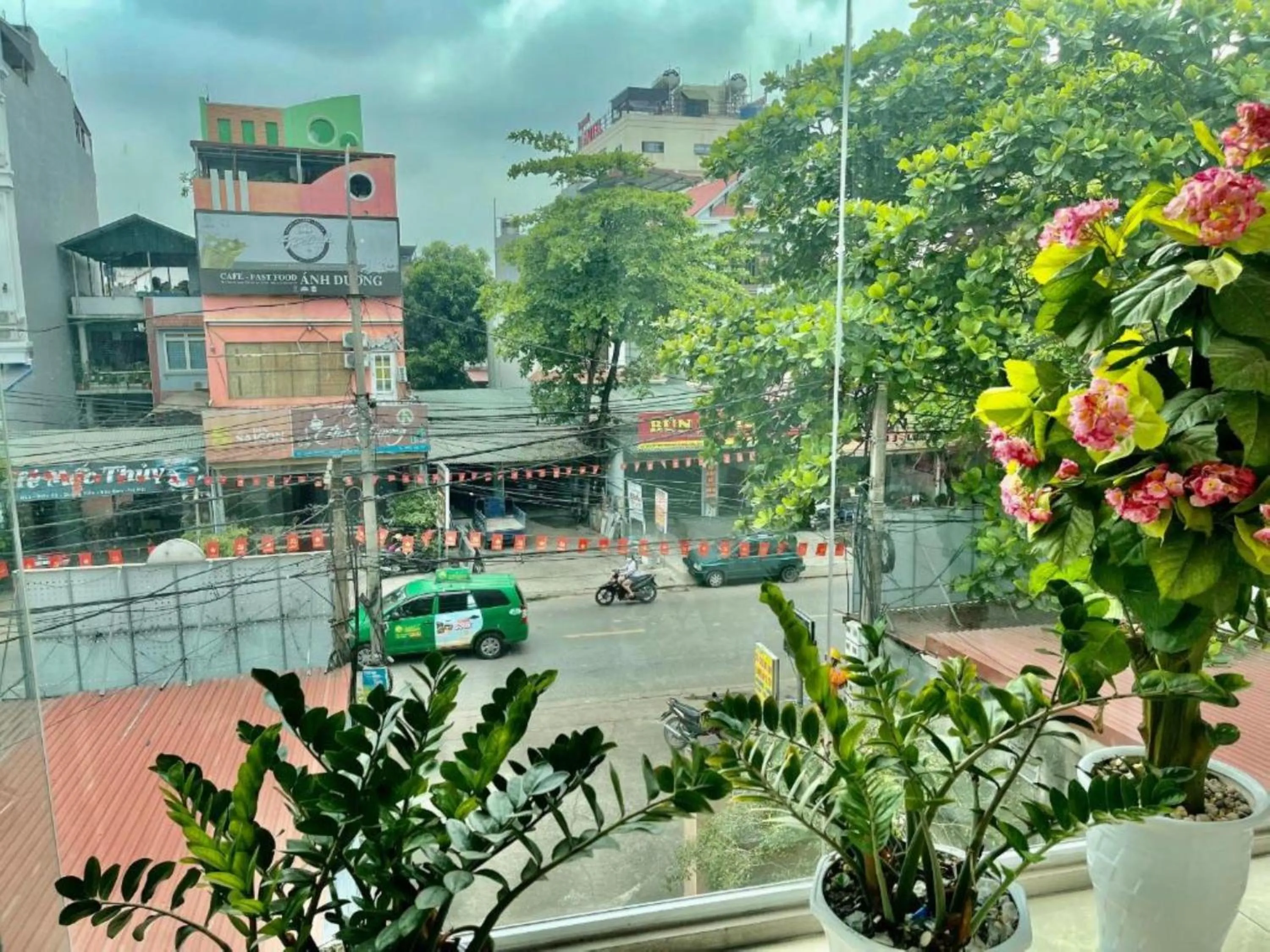 Property building in Indochina Airport Hotel