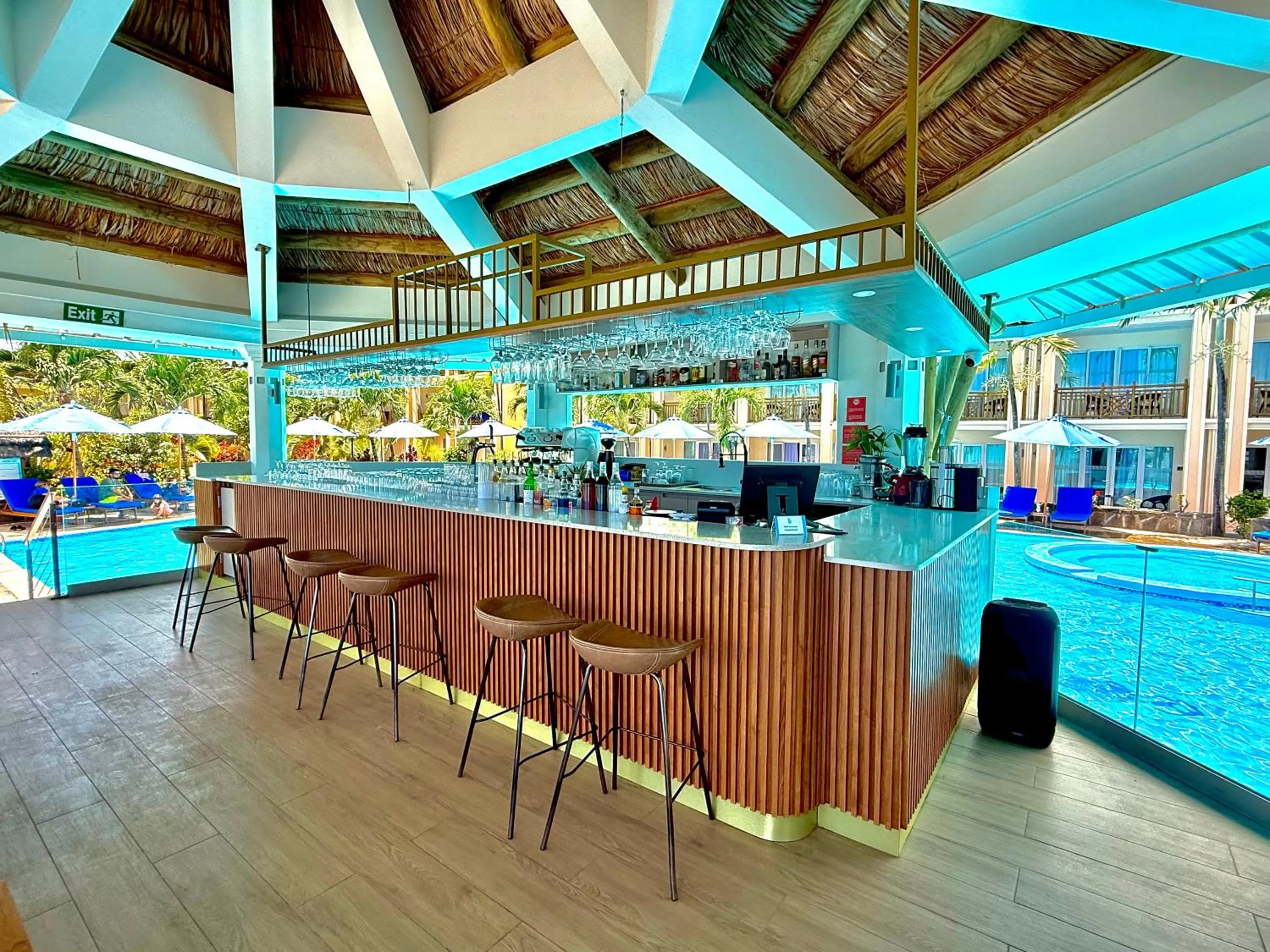 Lounge or bar in Pearle Beach Resort & Spa