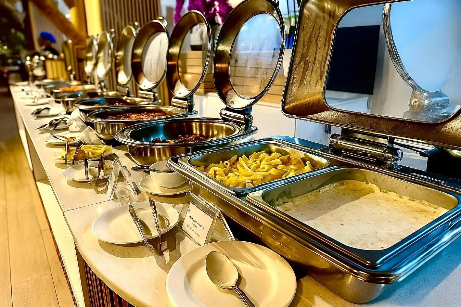 Food and drinks in Pearle Beach Resort & Spa