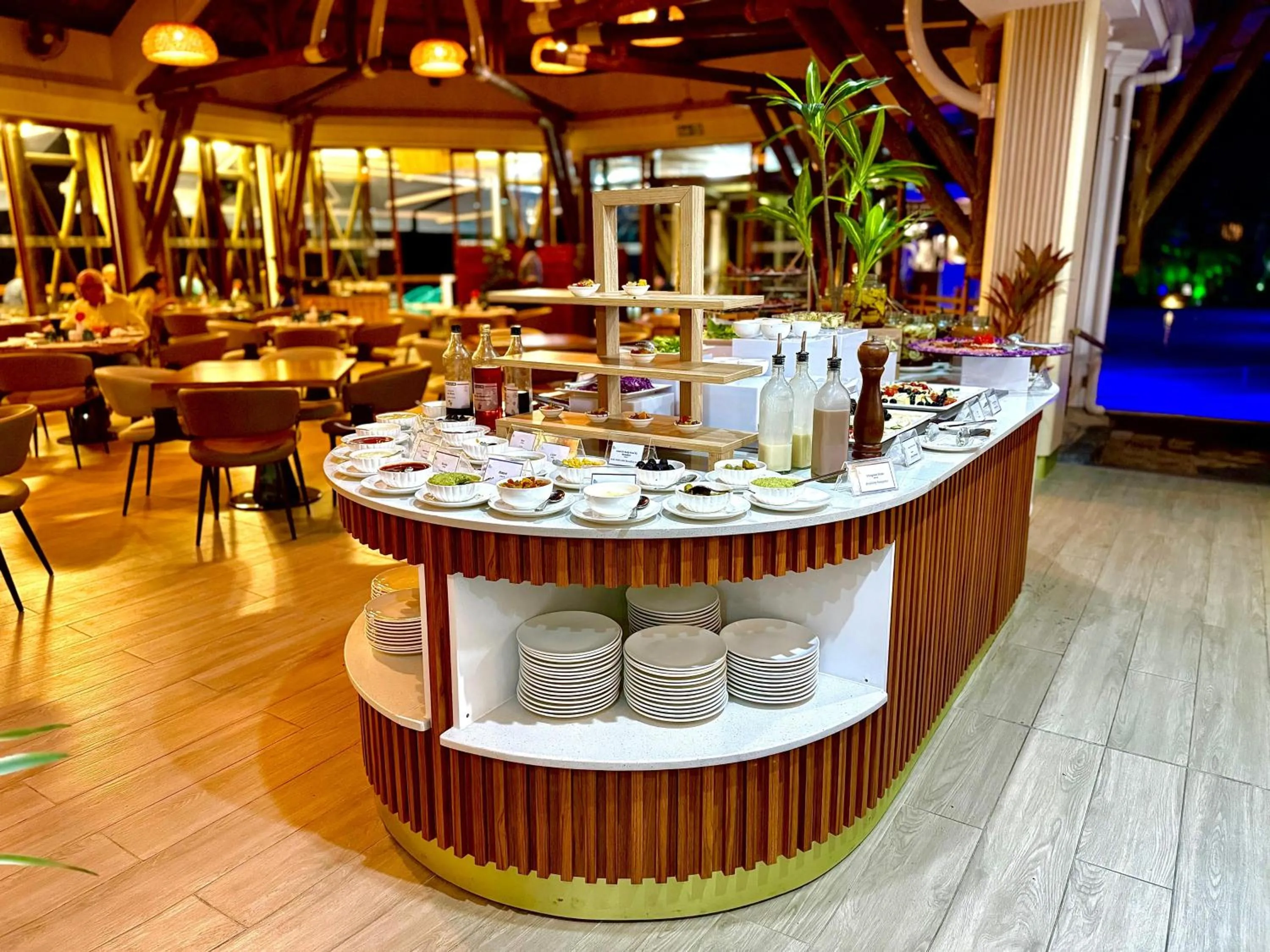 Restaurant/places to eat in Pearle Beach Resort & Spa