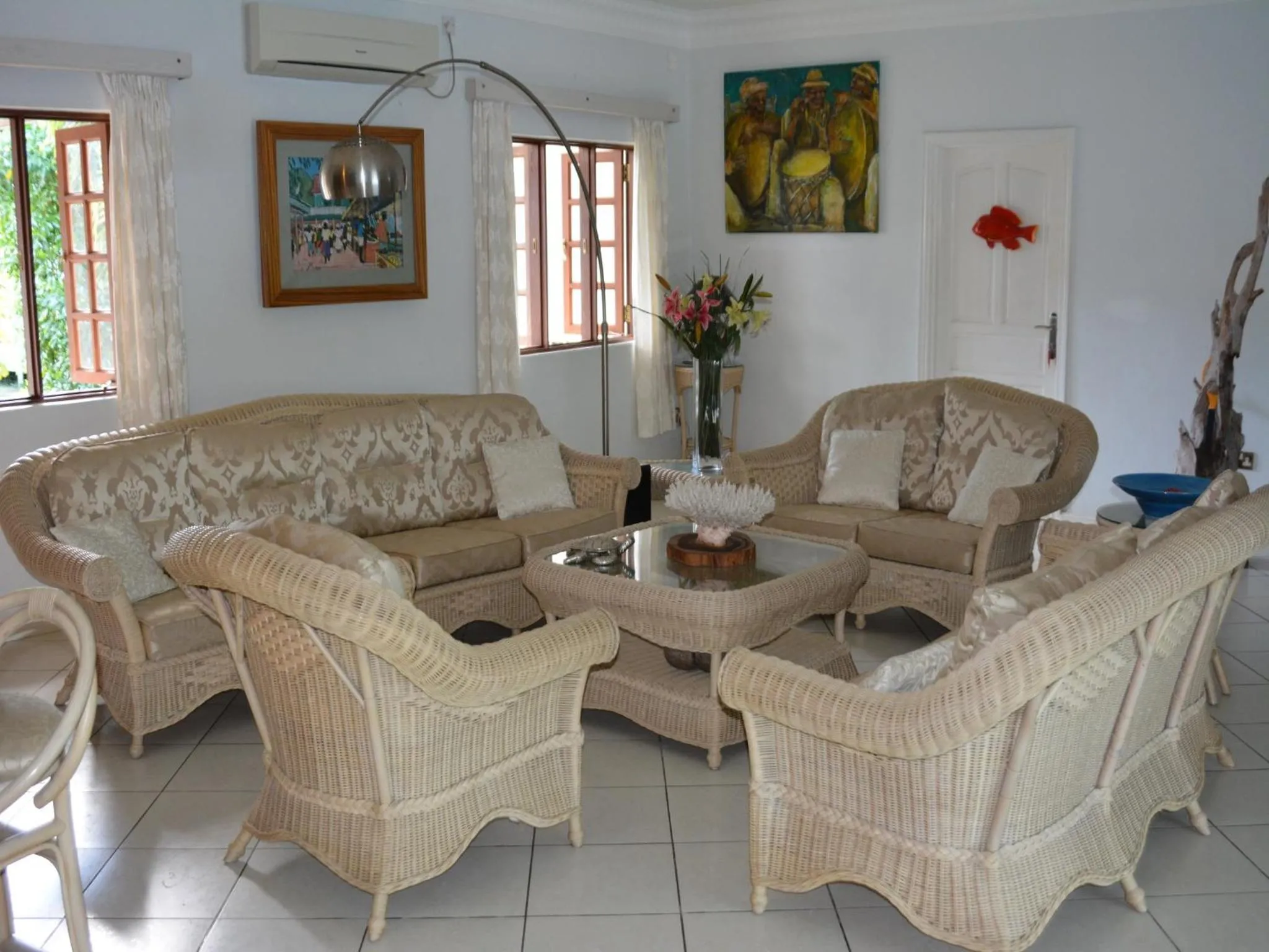 Communal lounge/ TV room in Villa De Cerf