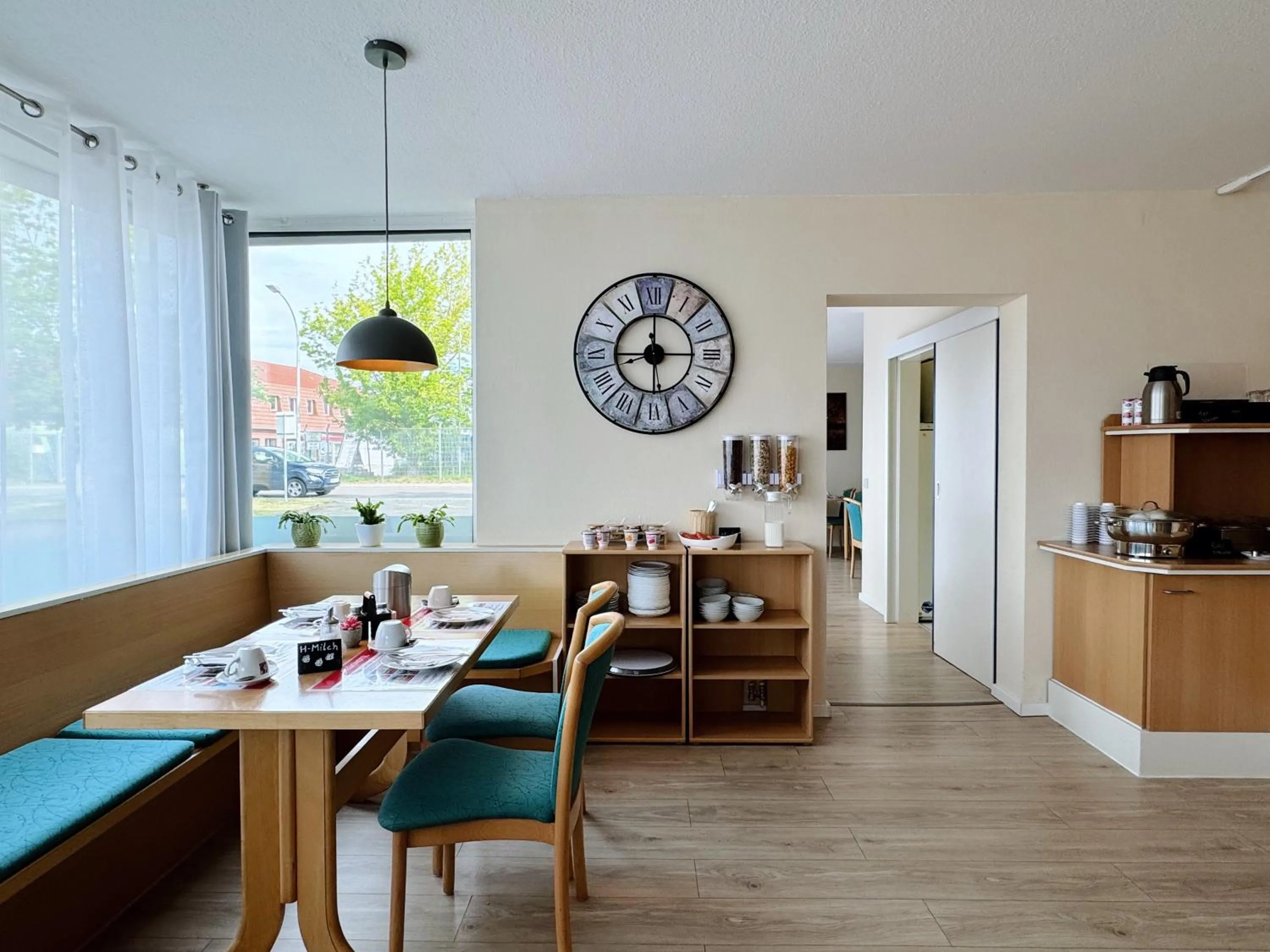 Restaurant/places to eat in REGIOHOTEL Salzland Schönebeck - #AutobahnA14 #TopPreisLeistung #FreeParking #Wallbox