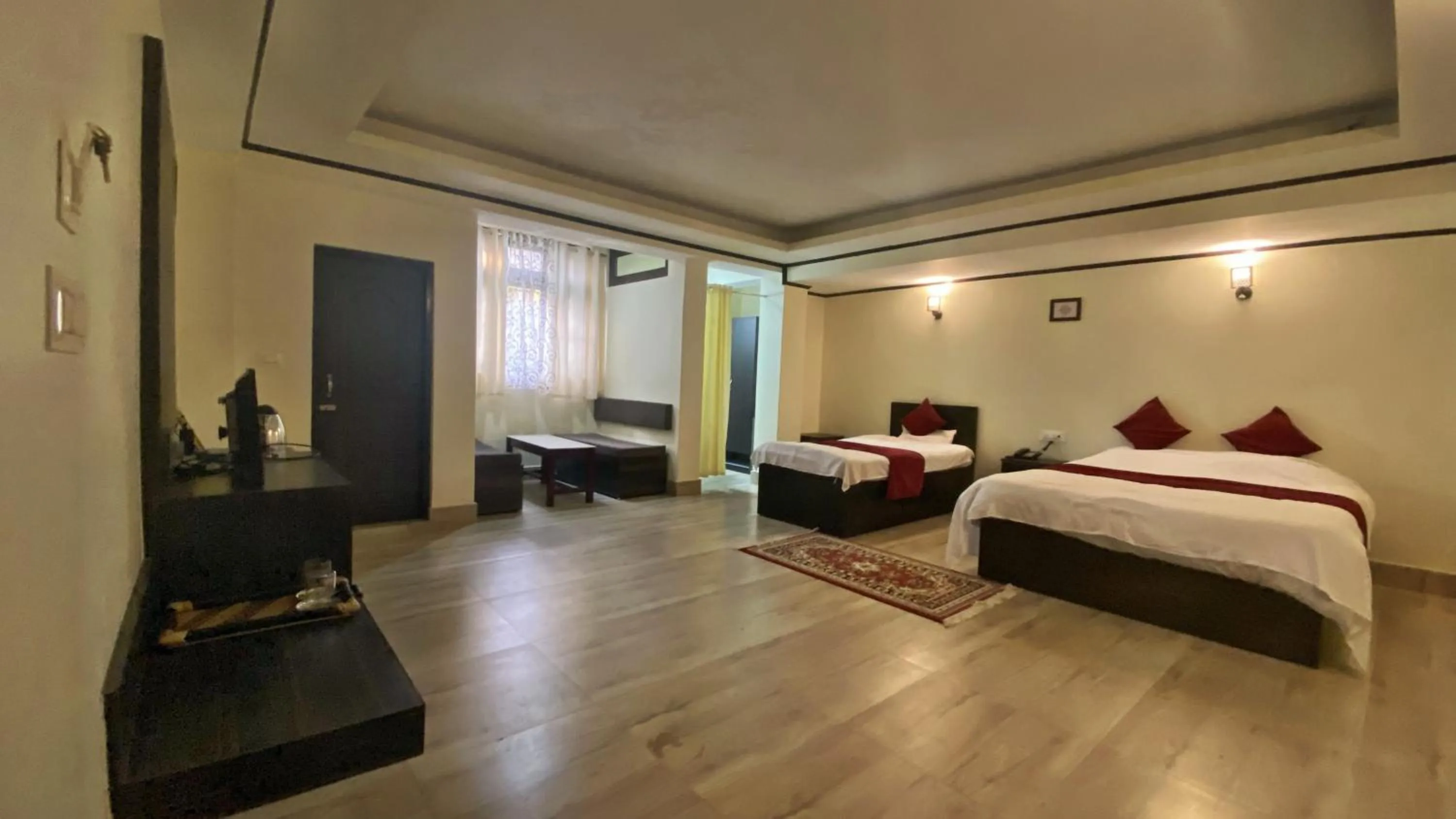 Photo of the whole room, Bed in Lingmoo Residency