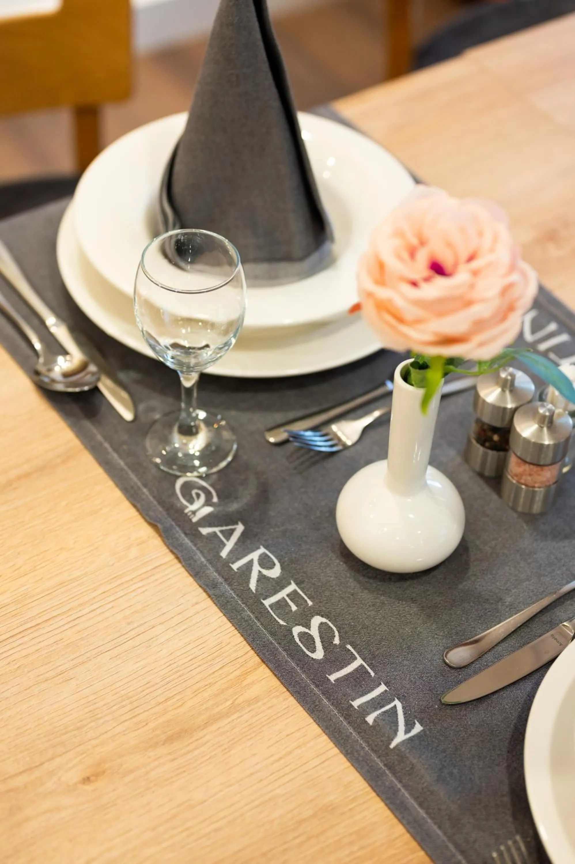 Restaurant/places to eat in B&B Garestin