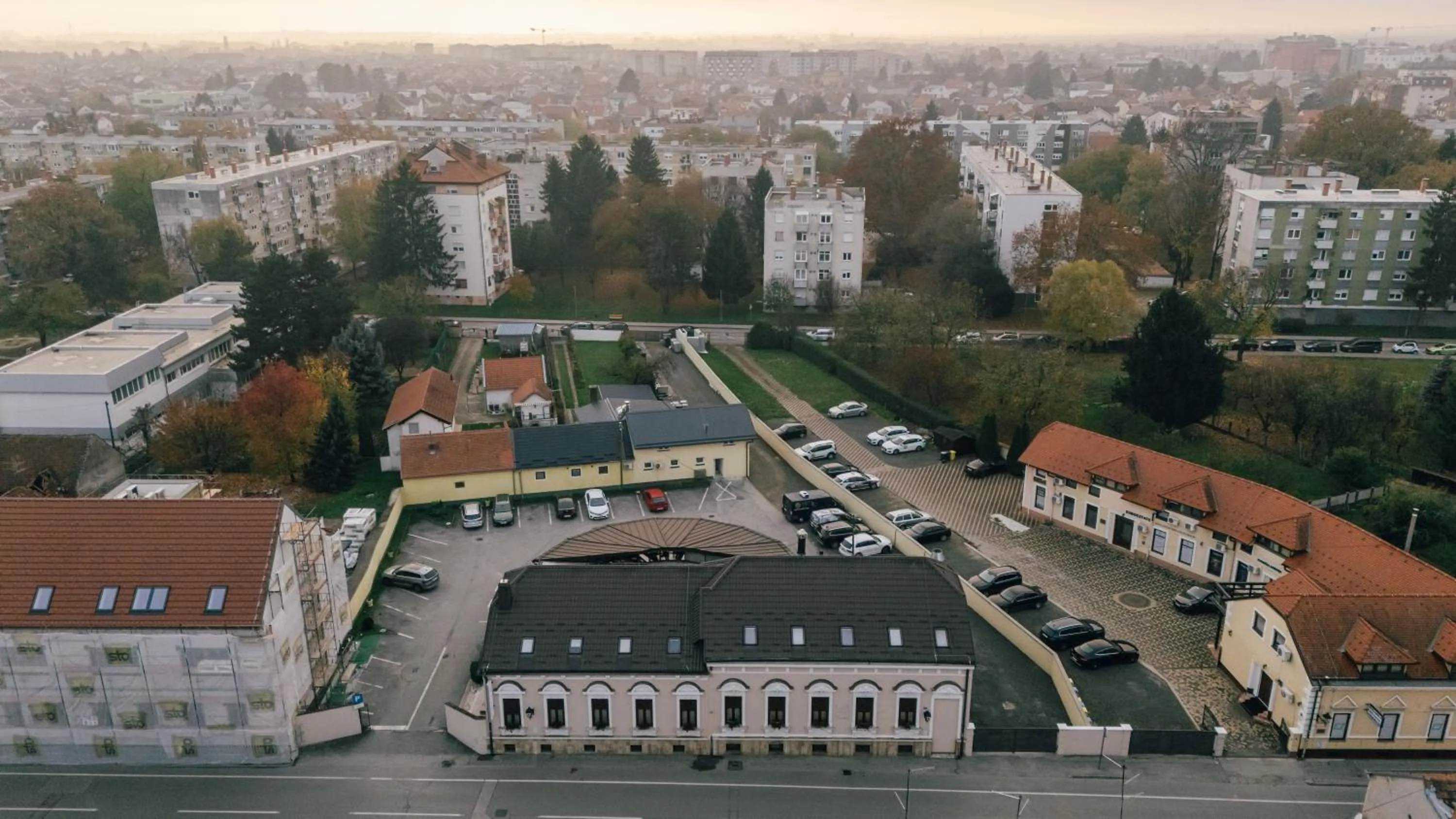 Property building in B&B Garestin