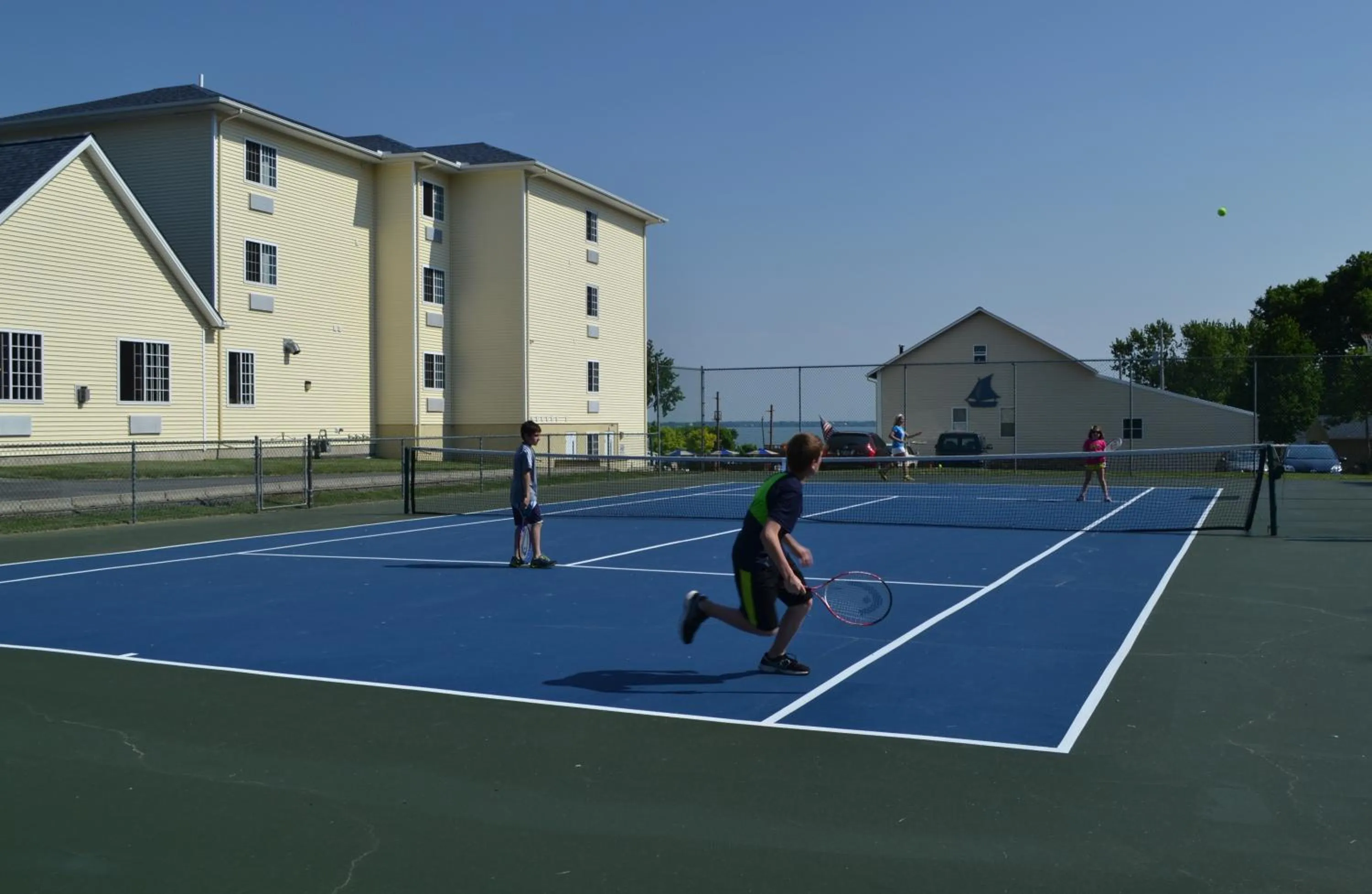 Tennis court in South Beach Resort Hotel