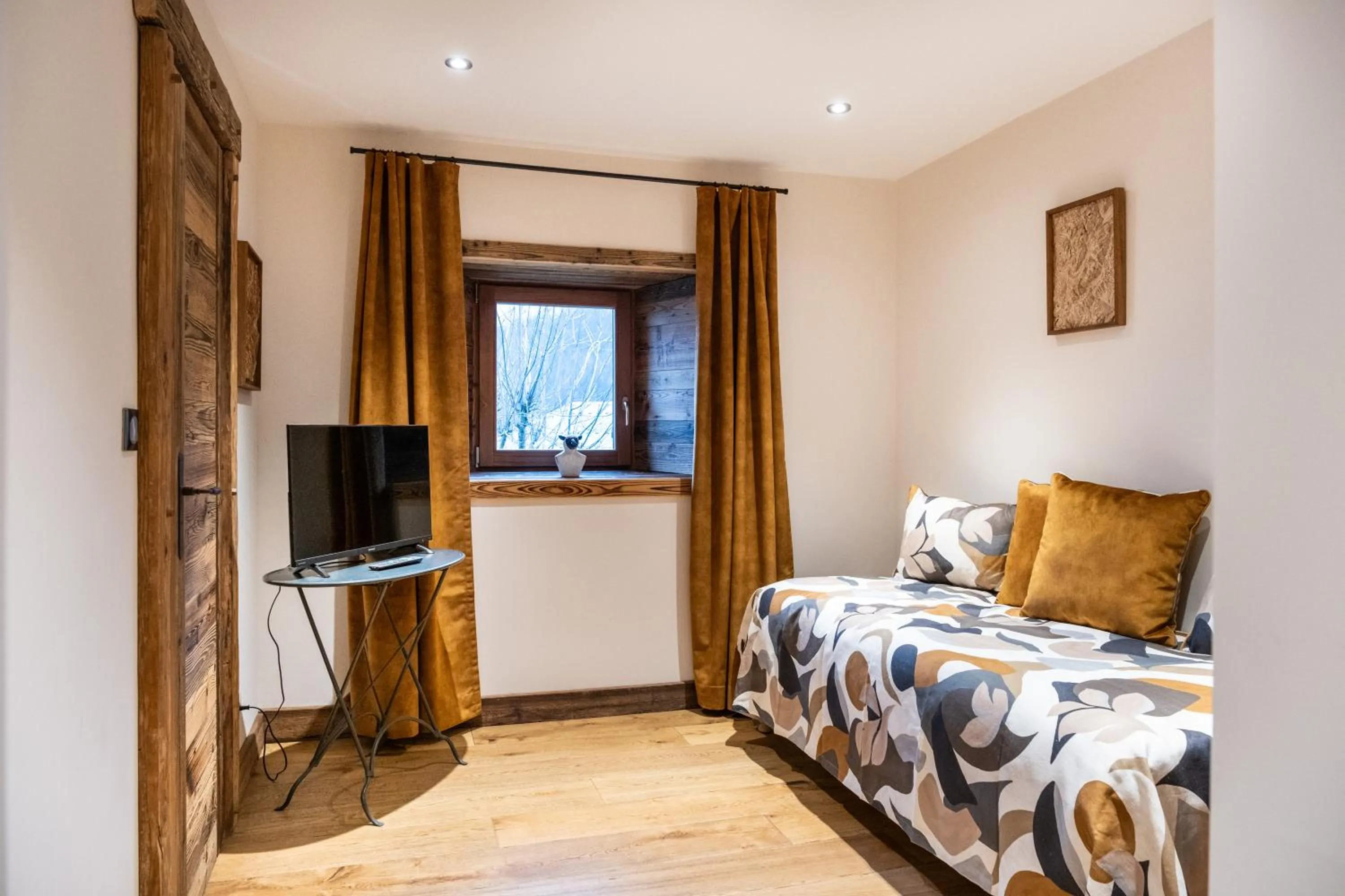 Photo of the whole room, Bed in Wanderful Life MontBlanc refuge haut de gamme