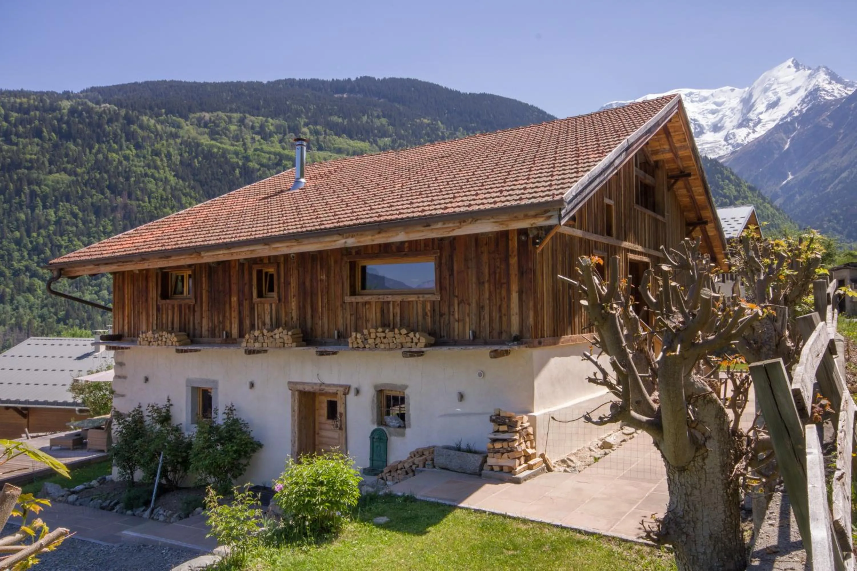 Property building in Wanderful Life MontBlanc refuge haut de gamme
