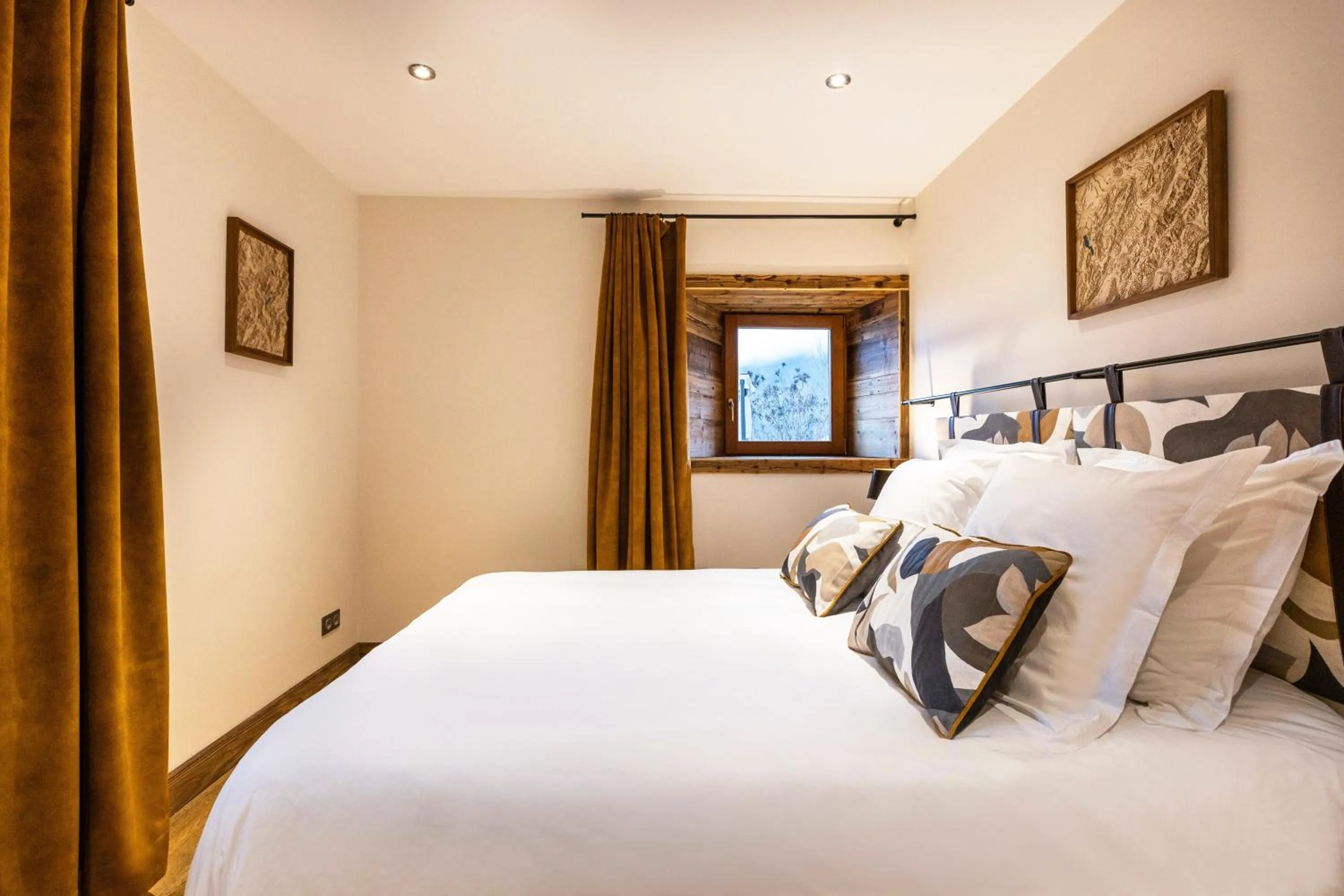 Photo of the whole room, Bed in Wanderful Life MontBlanc refuge haut de gamme