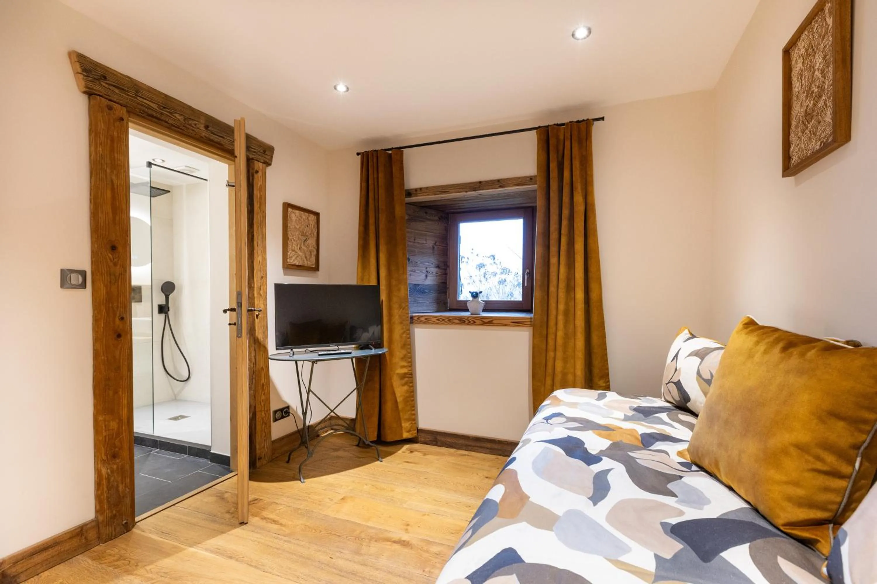 Bedroom, Bed in Wanderful Life MontBlanc refuge haut de gamme