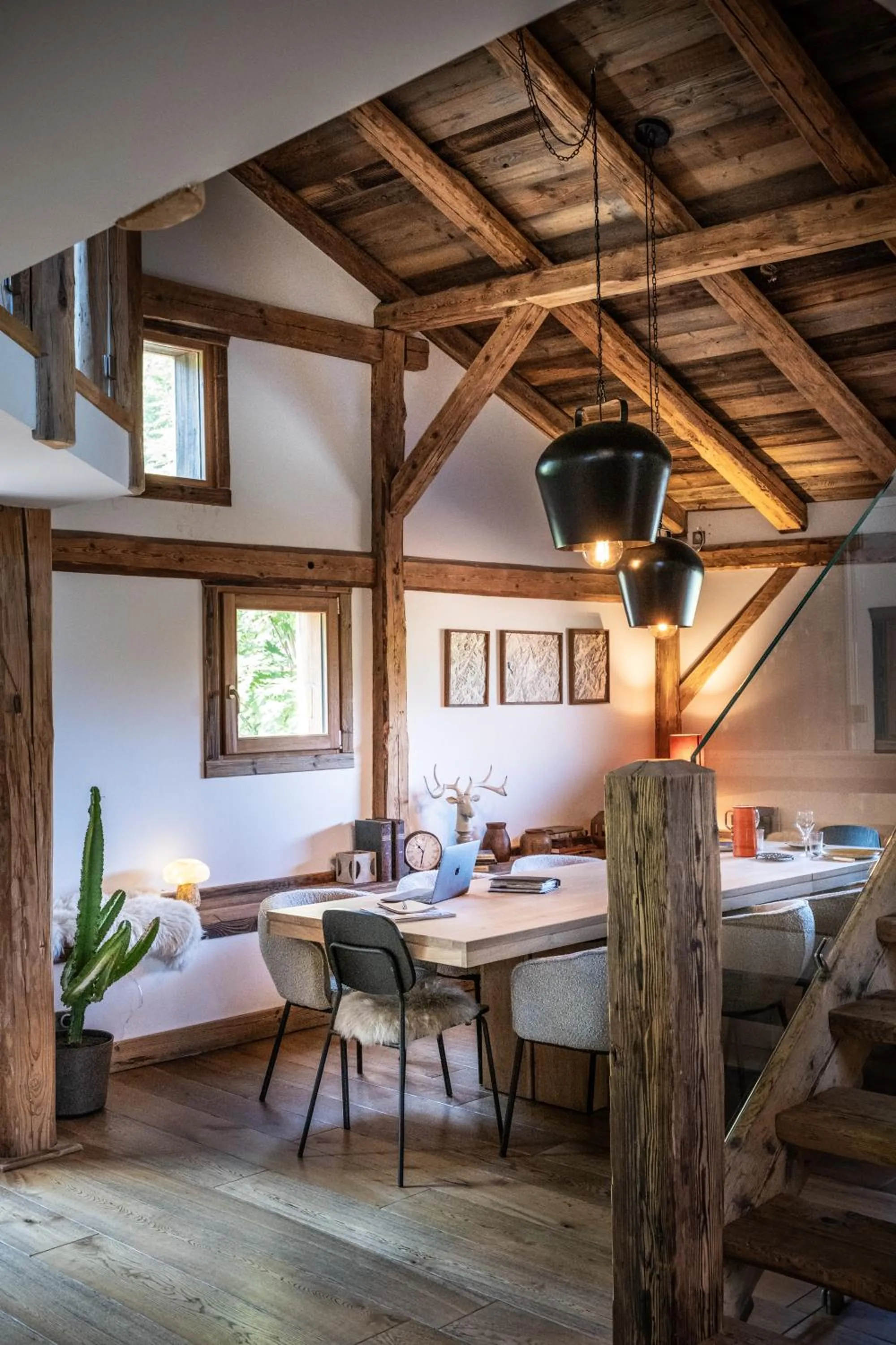 Seating area, Bed in Wanderful Life MontBlanc refuge haut de gamme